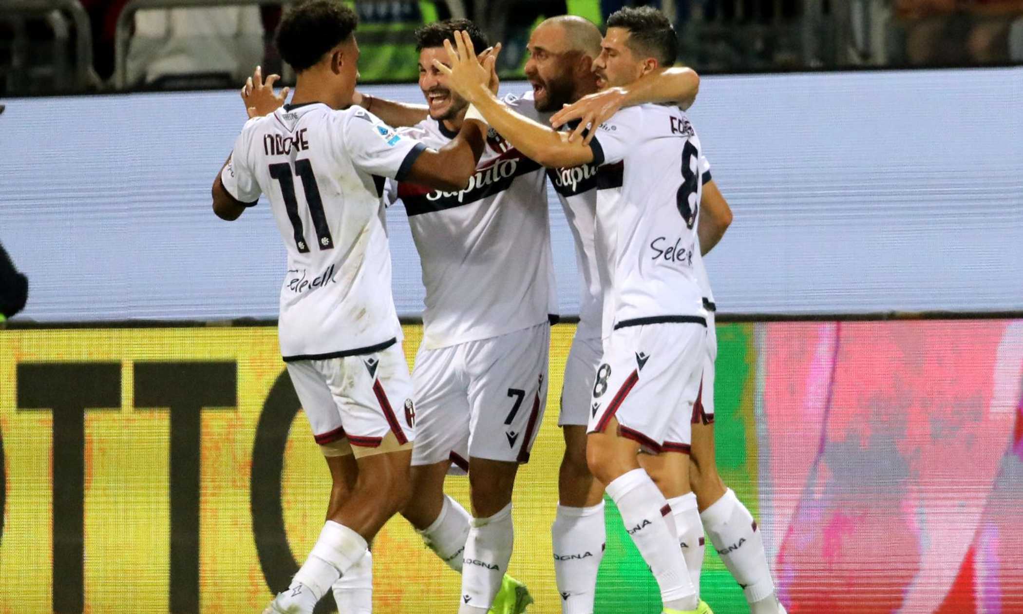 Il Bologna torna a vincere: 2-0 a Cagliari, segna anche Orsolini