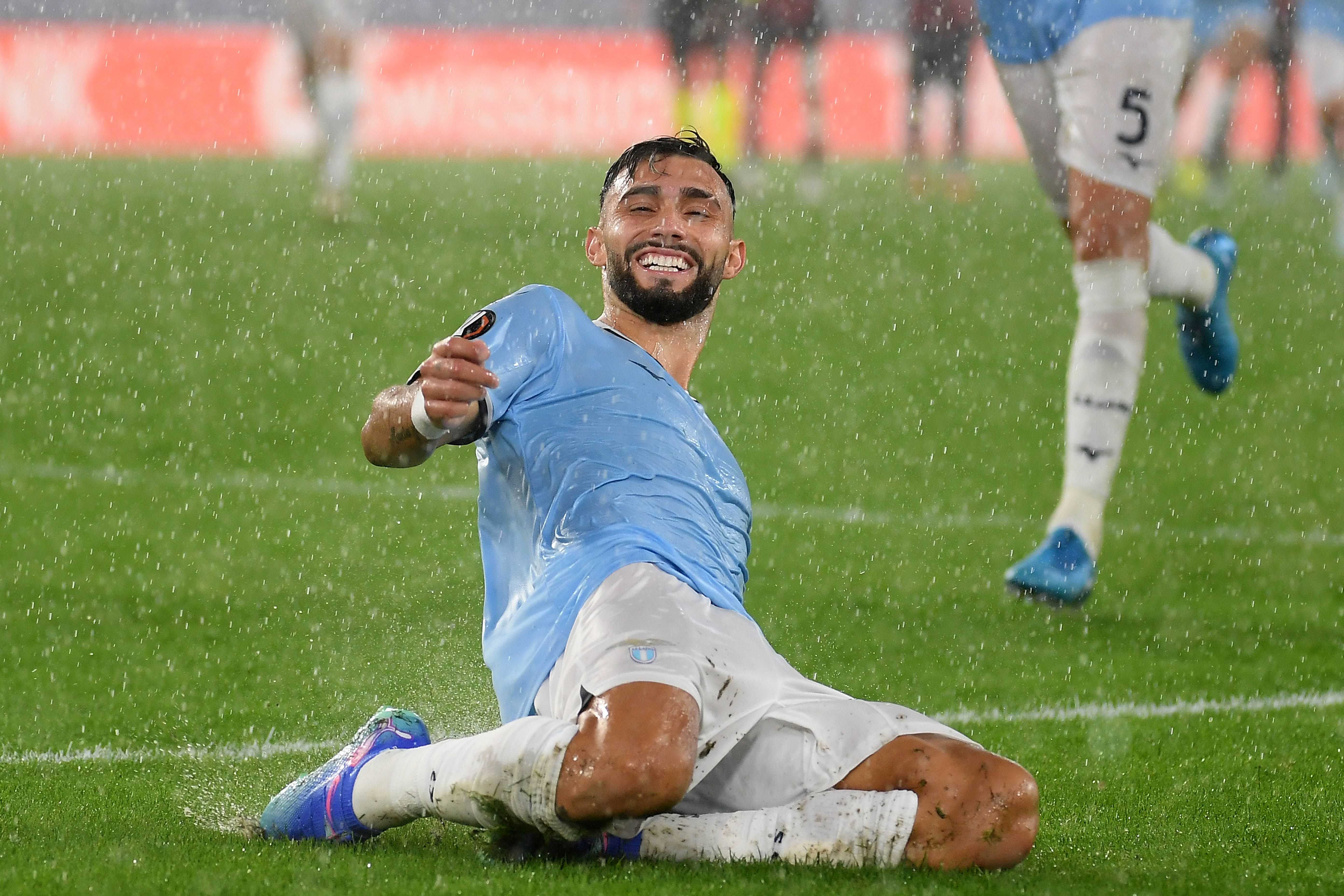 Lazio, a ruba la maglia di Castellanos: tifosi pazzi per il centravanti argentino