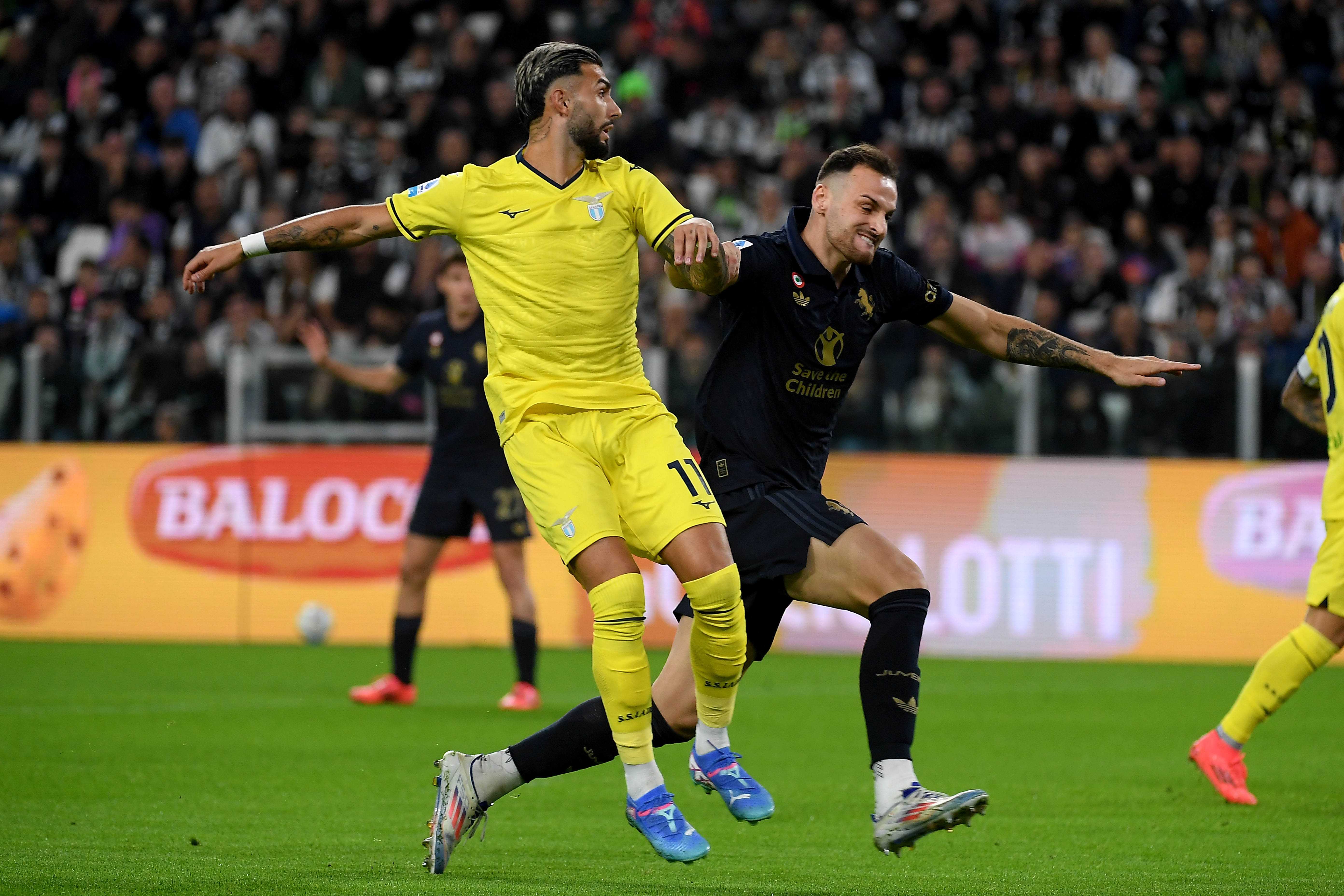 Juventus-Lazio LIVE 0-0: palo di Thuram! Espulso Romagnoli, Vlahovic sfiora il vantaggio