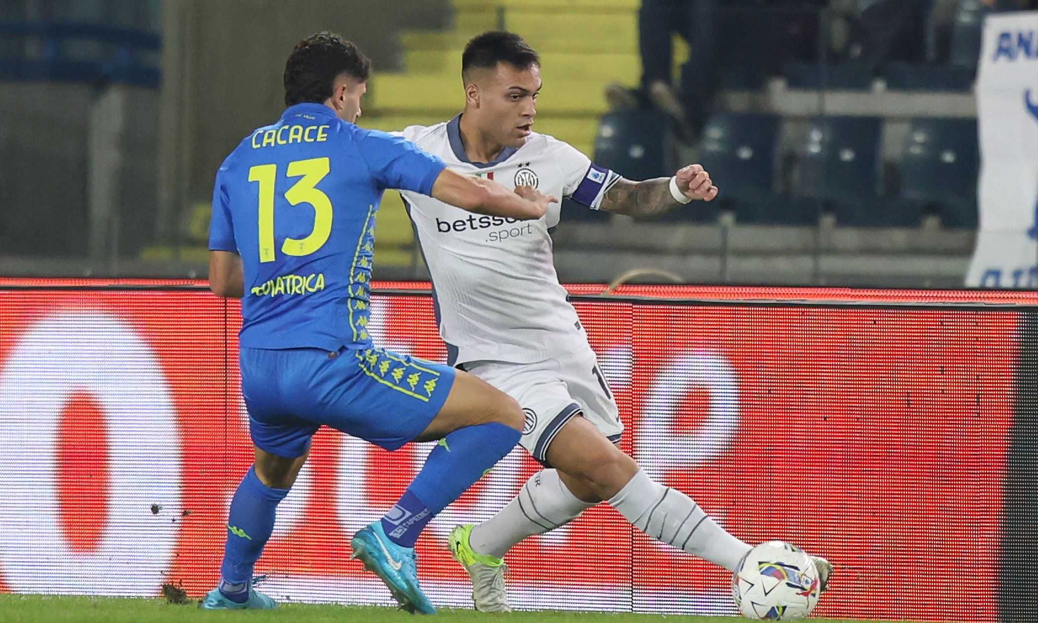 Empoli-Inter 0-0 al 45': padroni di casa in dieci, occasioni per Bastoni e Lautaro