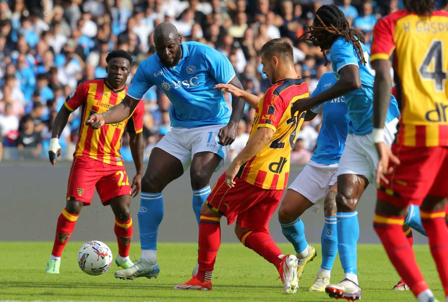 Napoli-Lecce 0-0 LIVE: annullato gol a Di Lorenzo, Lukaku si divora il vantaggio