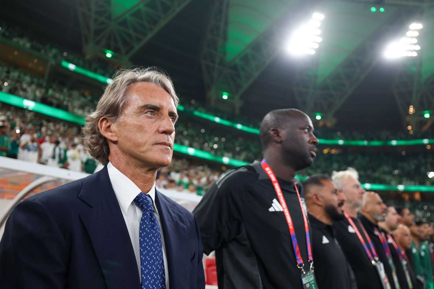 Mancini, altro pareggio deludente: la qualificazione al Mondiale si complica. E lui litiga con un tifoso