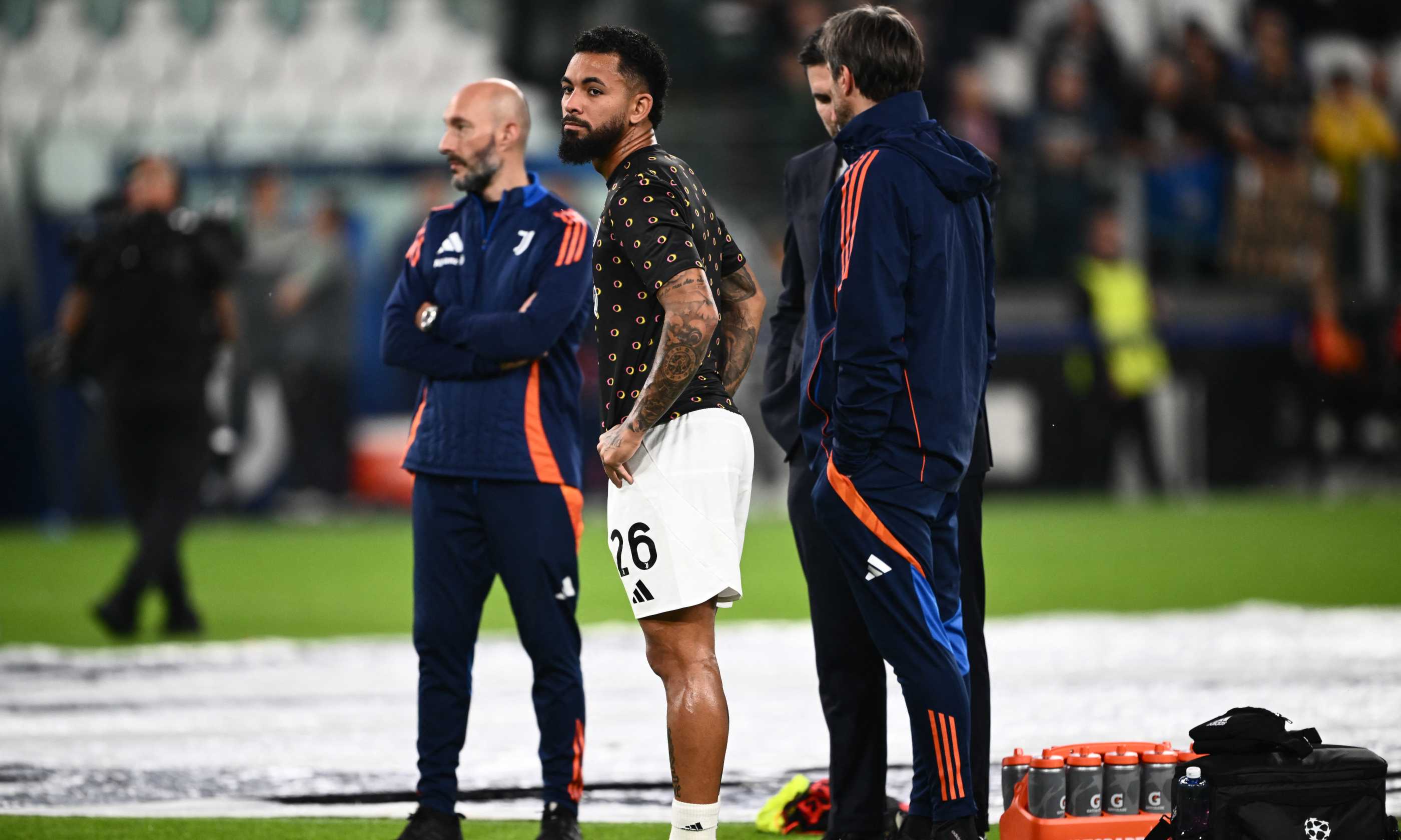 Juventus: Douglas Luiz si ferma nel riscaldamento, Thiago Motta costretto a cambiare formazione