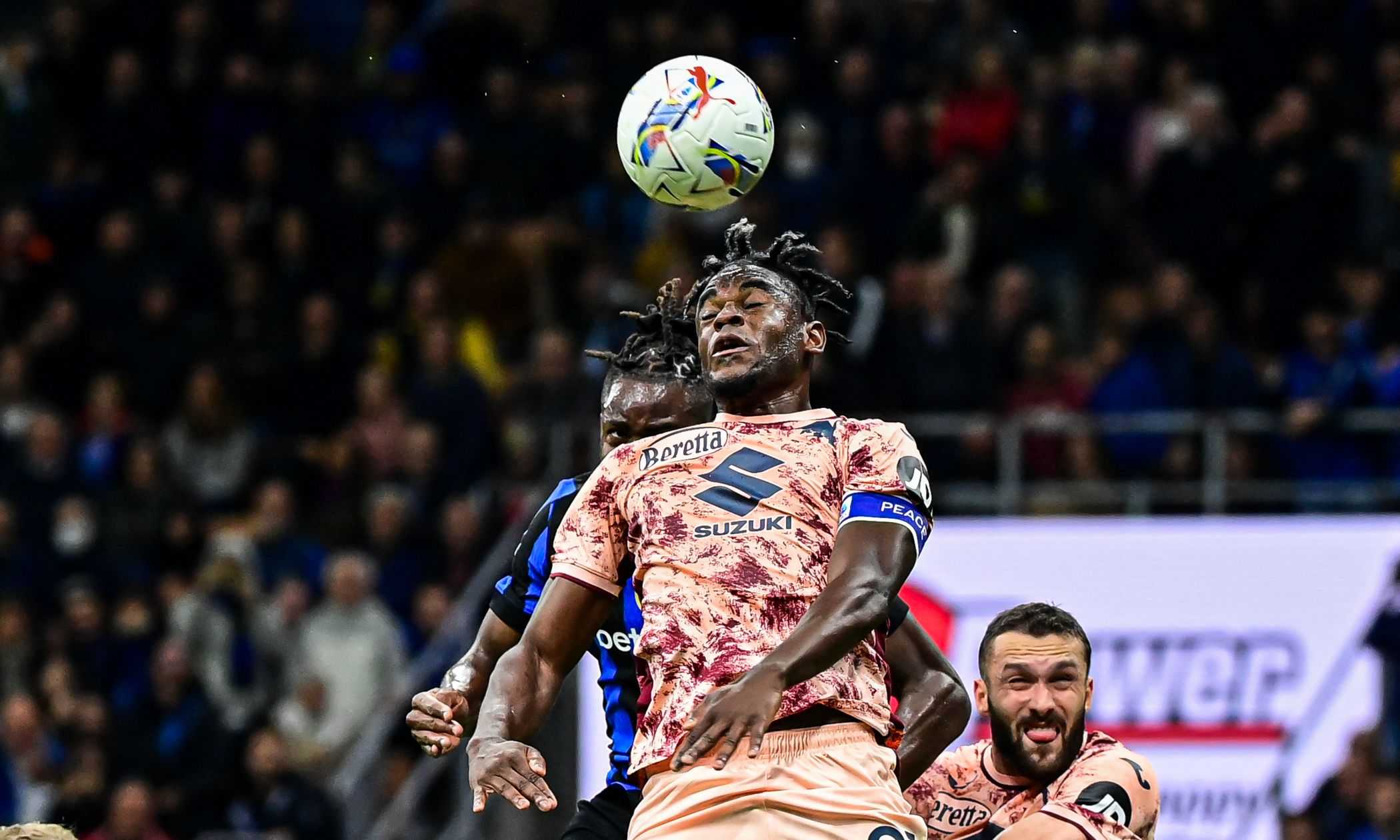 Torino, Zapata: "Grazie per il supporto, anche per i tifosi dell'Inter. Domani gli esami"