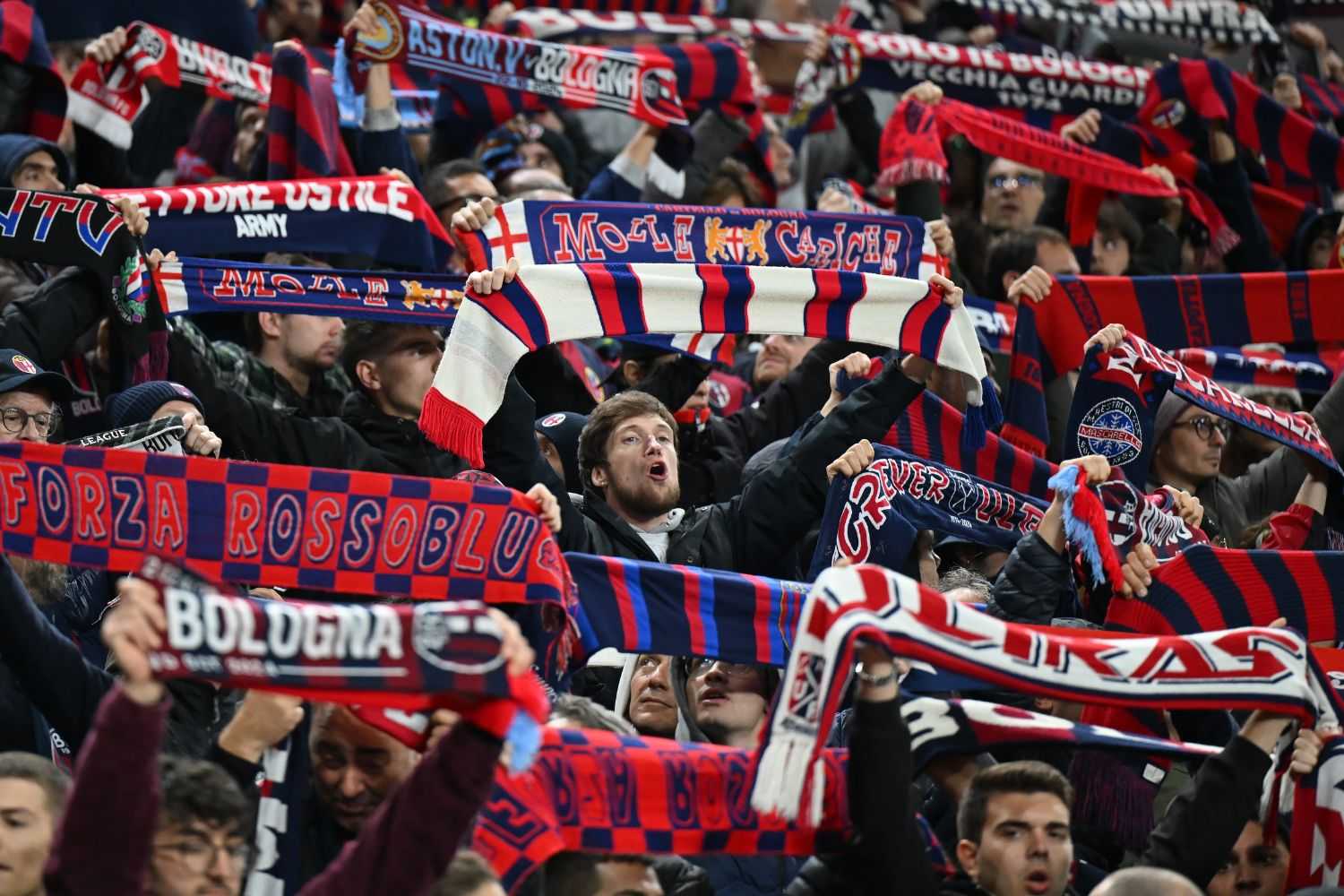 Bologna, lo striscione della Curva contro il presidente del Milan Scaroni FOTO