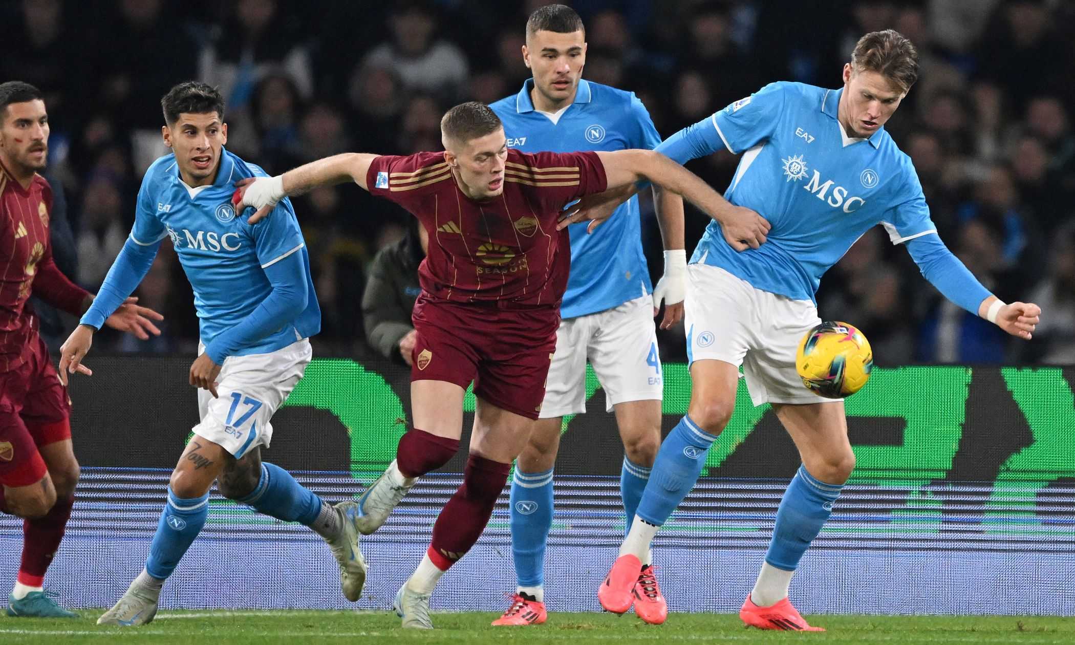 Napoli-Roma LIVE 0-0: Kvaratskhelia si divora il vantaggio, ci provano McTominay e Politano