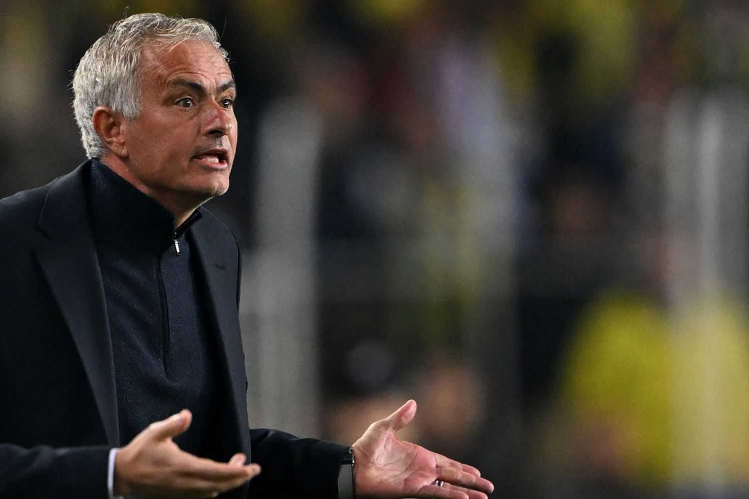 Mourinho: "Abbiamo giocato contro il Var e il sistema. Chi guarda il campionato turco?". Tutti i VIDEO