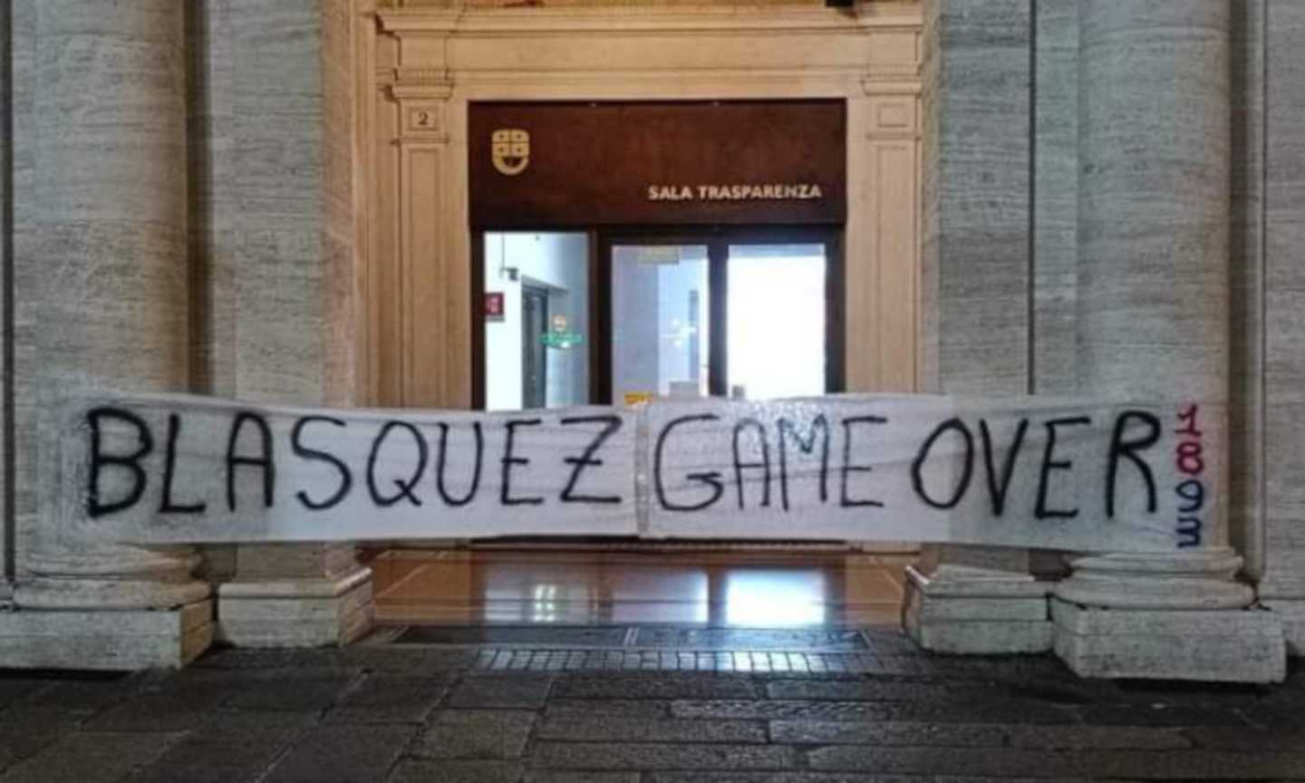 Genoa, i tifosi contestano l'esonero di Gilardino: striscione contro Blazquez