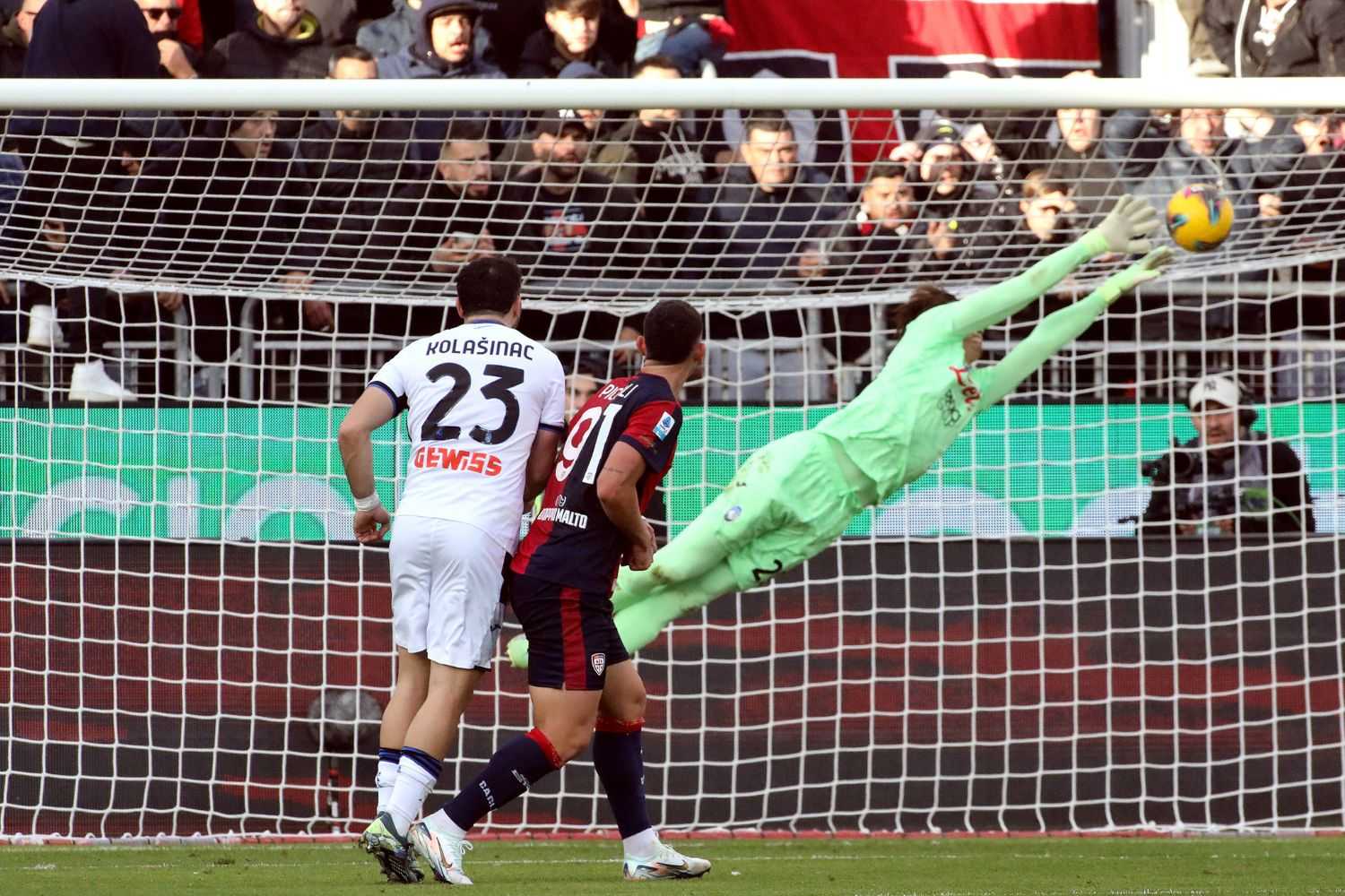 Cagliari-Atalanta, le pagelle di CM: Mina regge la baracca, Carnesecchi come Buffon. Zaniolo 9 vero