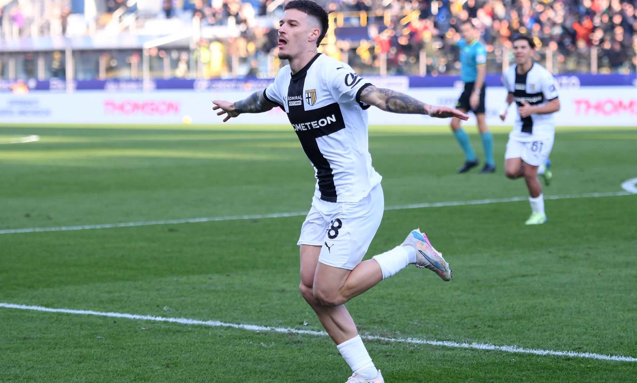 Il Parma interrompe la striscia positiva della Lazio: 3-1, gol annullati a Rovella e Castellanos