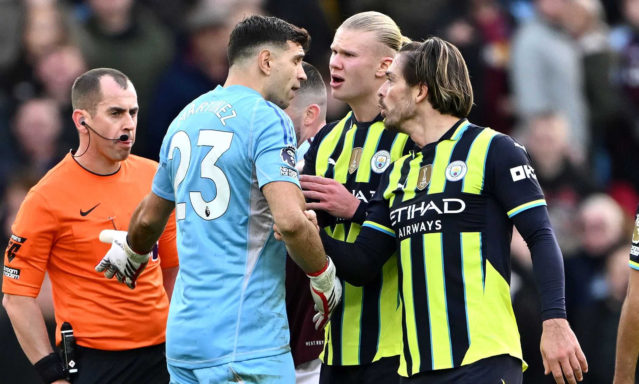 Aston Villa-Man. City a nervi tesi: scintille tra Grealish e 'Dibu' Martinez 