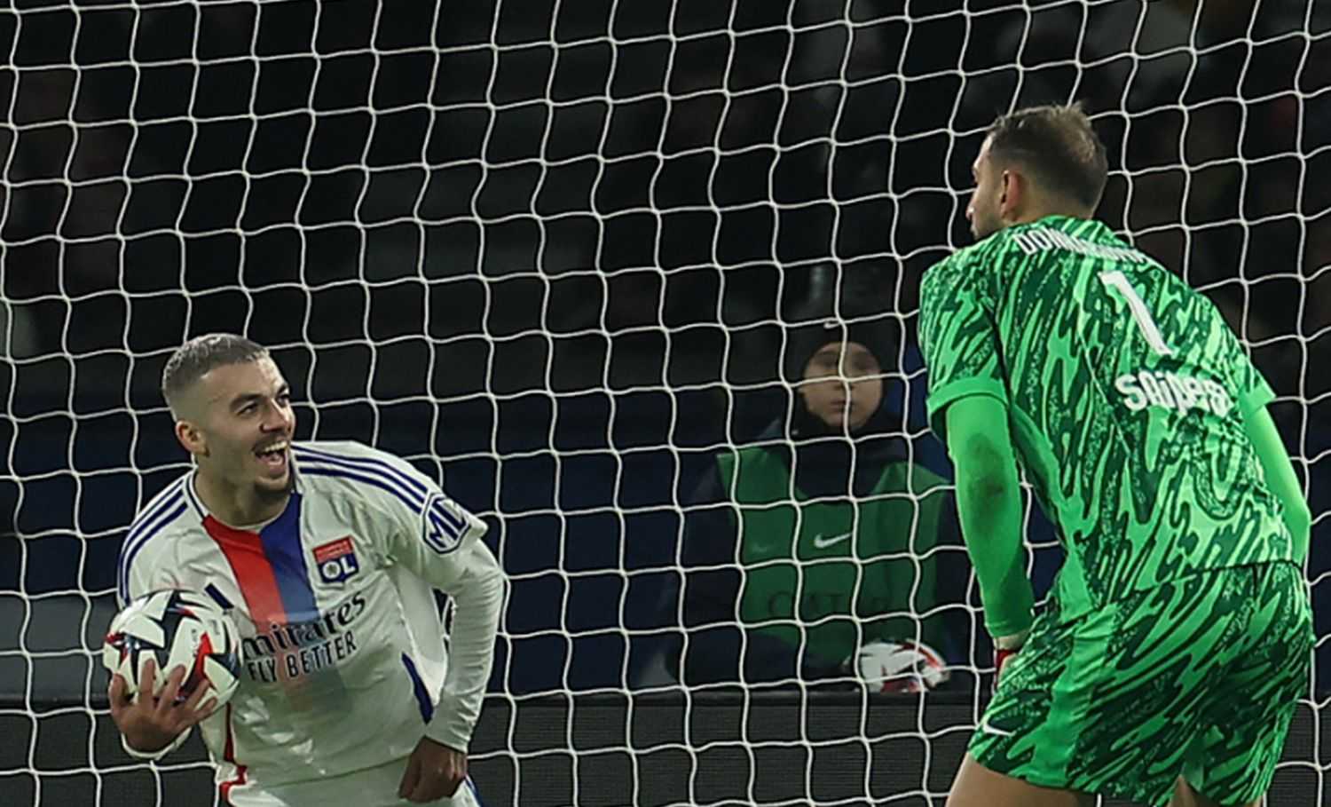 Psg-Lione, Donnarumma contro Mikautadze: rissa sfiorata