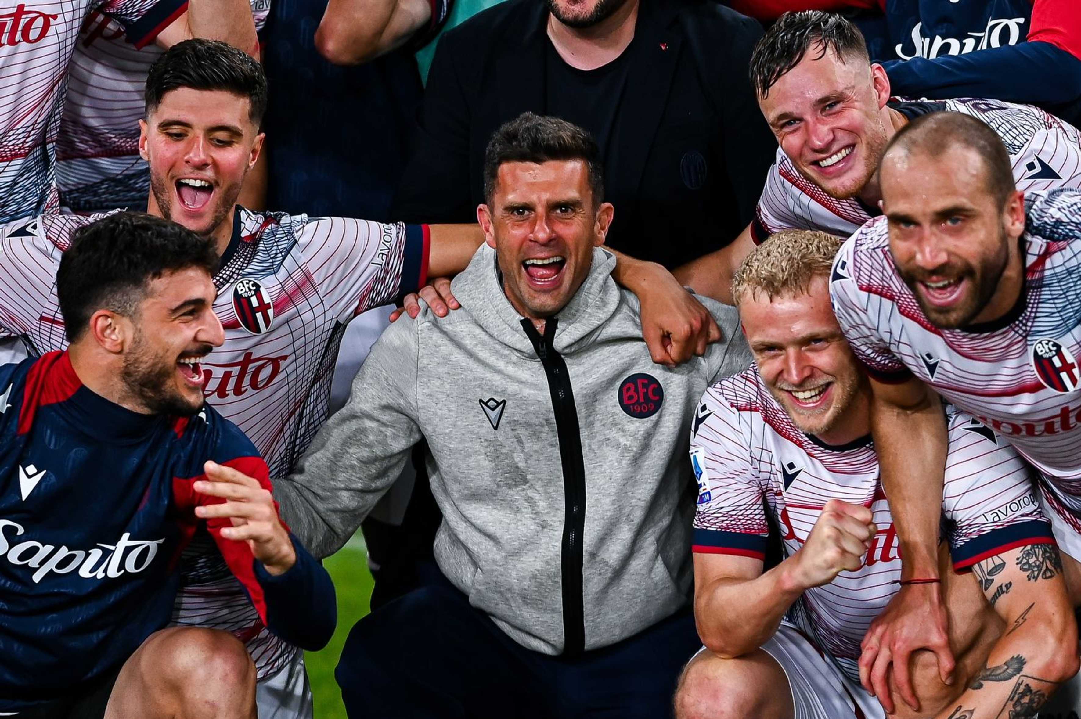 Bologna, cori della curva contro Thiago Motta: cosa è successo