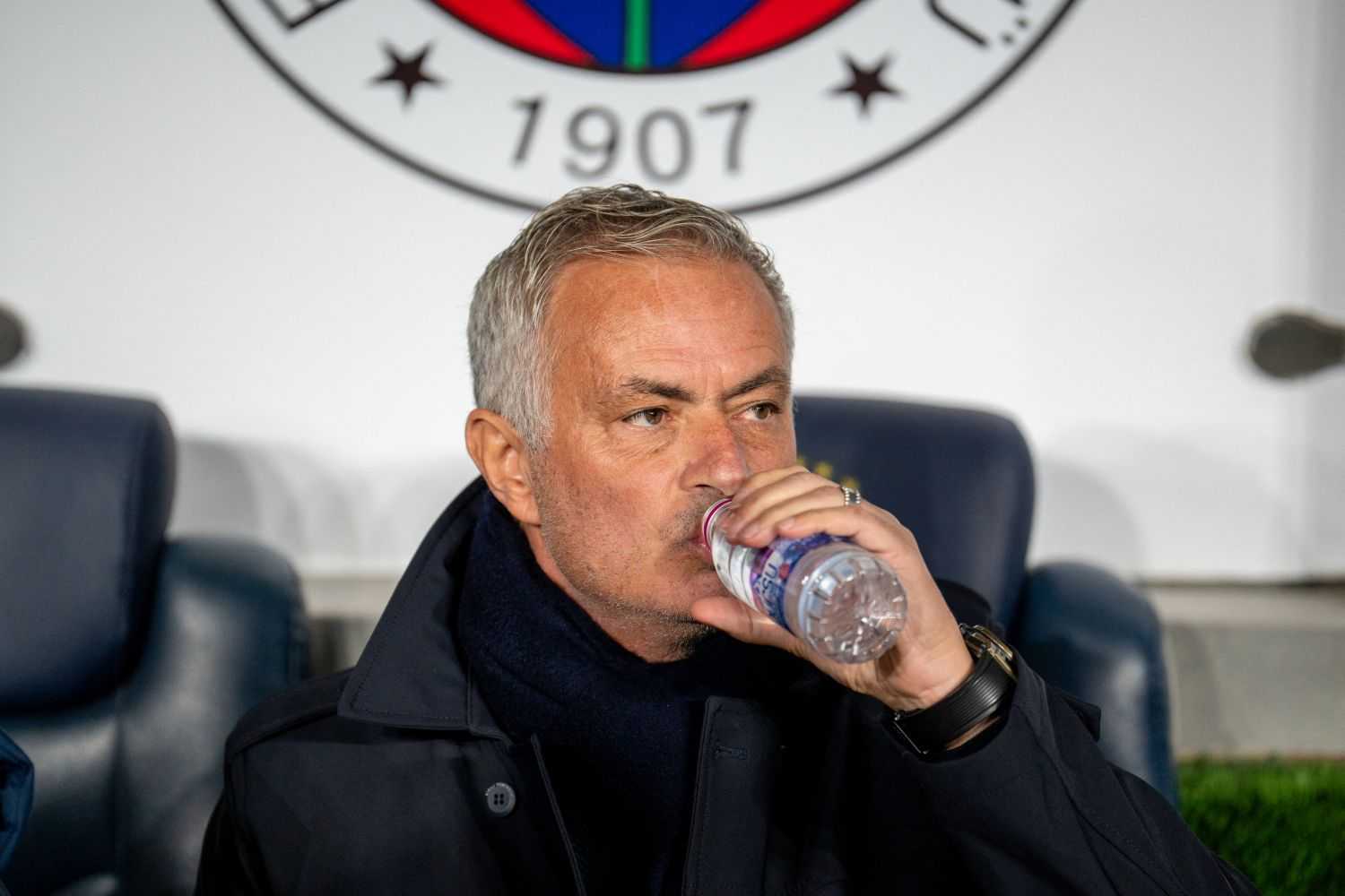 Fenerbahçe, Mourinho deve operarsi per problemi di salute