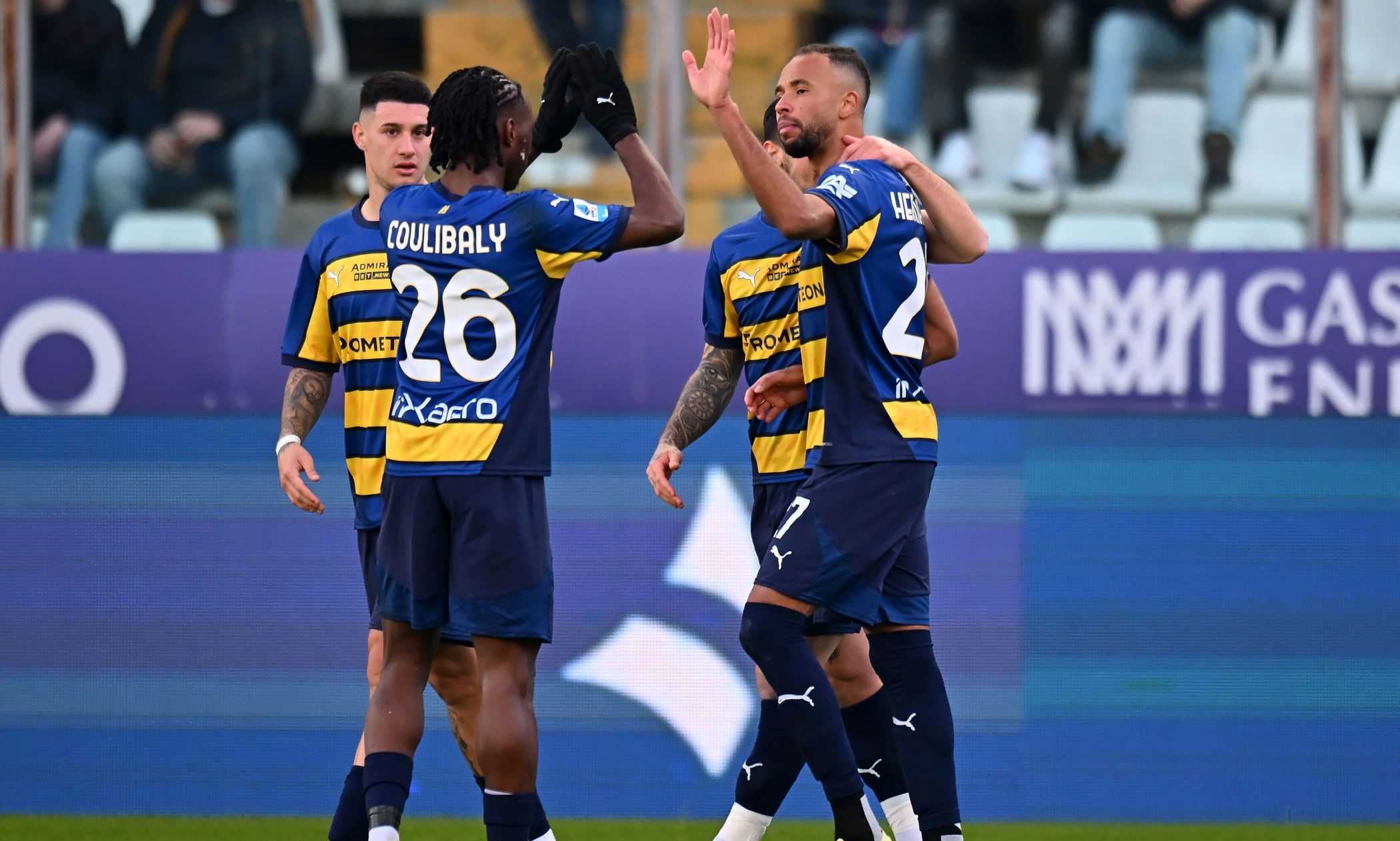 Valenti allo scadere regala tre punti al Parma, Monza ancora ko: 2-1 al Tardini