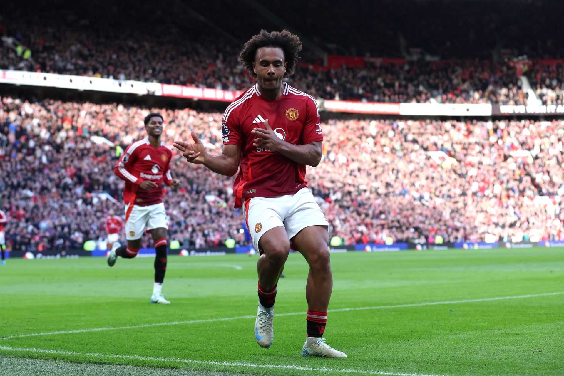 Manchester United: Zirkzee torna al gol dopo tre mesi e mezzo, poi segna una doppietta