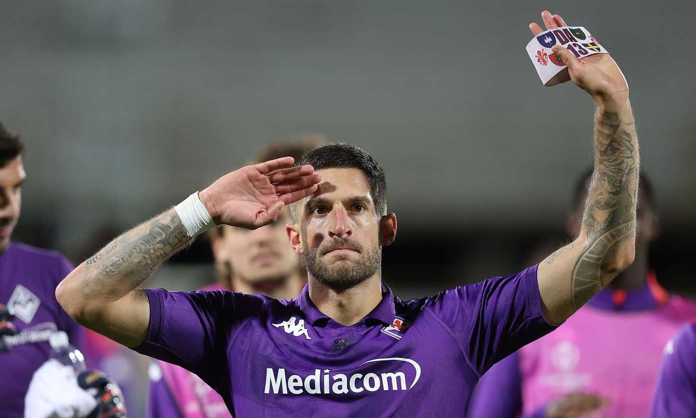 https://cdn.calciomercato.com/images/2025-01/biraghi.fiorentina.2024.2025.saluto.fascia.1400x840.jpg