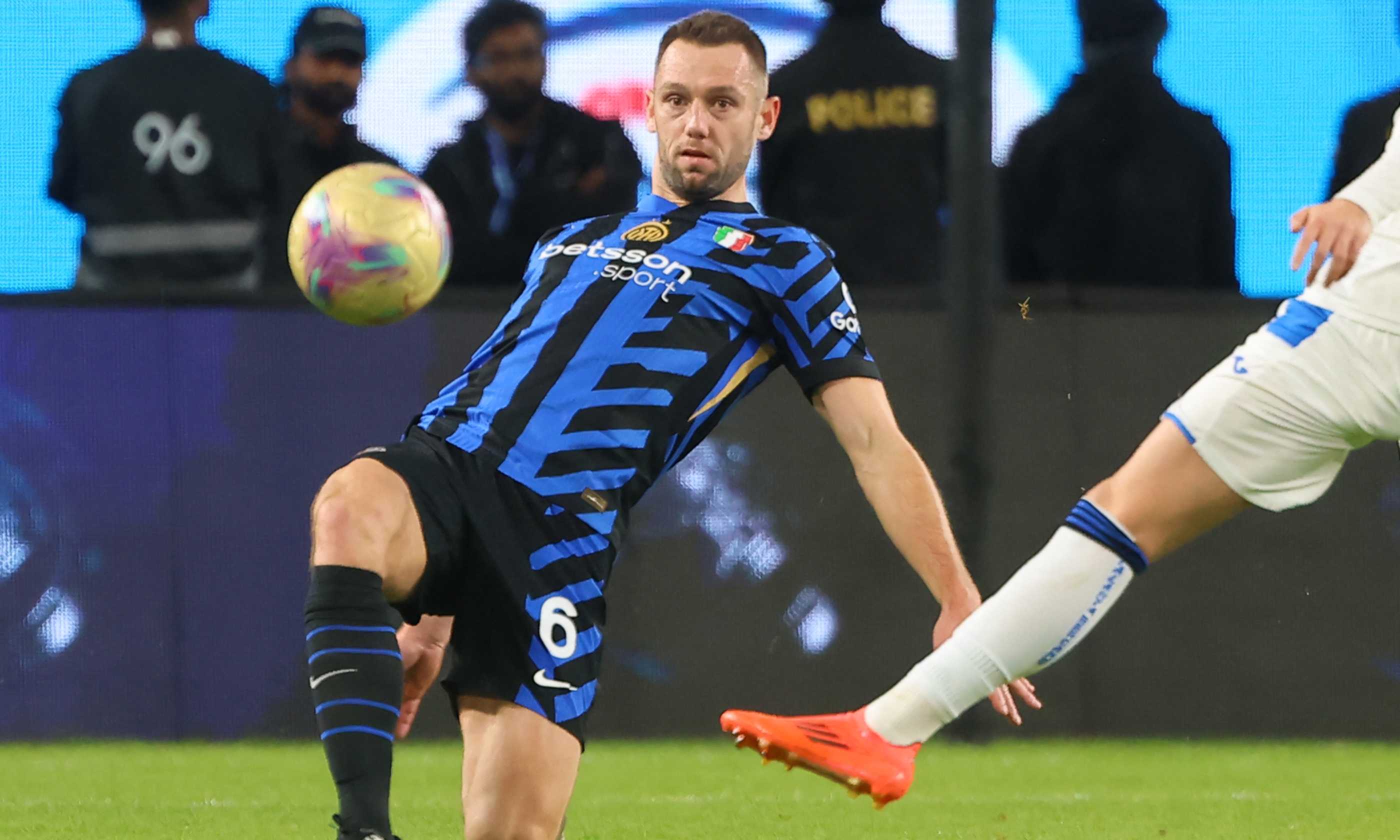 Inter: per de Vrij solo crampi, Bisseck non al 100%