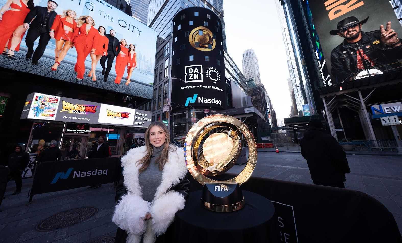 Il Trophy Tour del Mondiale per club FIFA 2025 prende il via a New York con un'inviata speciale