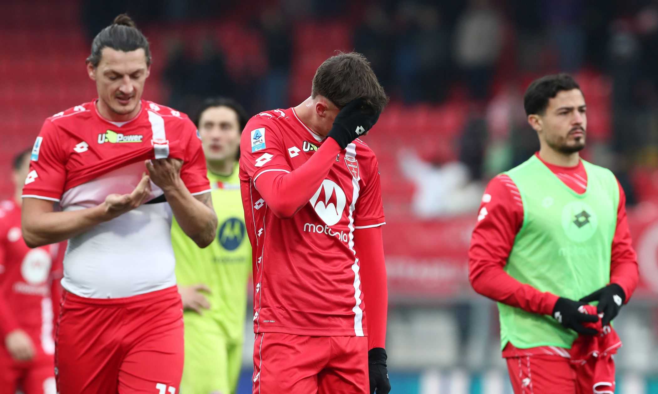 Crisi Monza, scoppia la contestazione dei tifosi dopo il ko contro il Cagliari