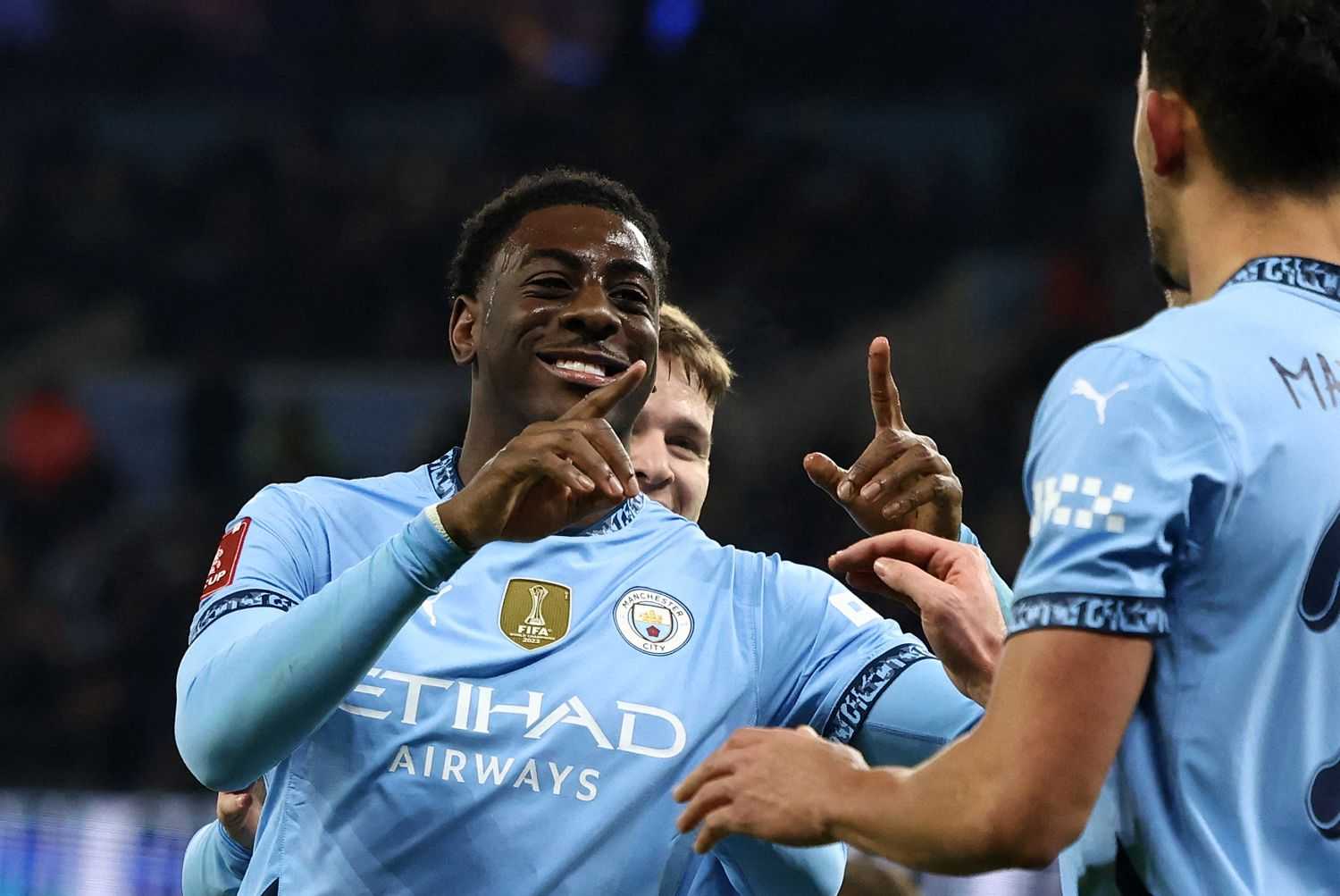 Chi è Divin Mubama, gol all'esordio col Manchester City