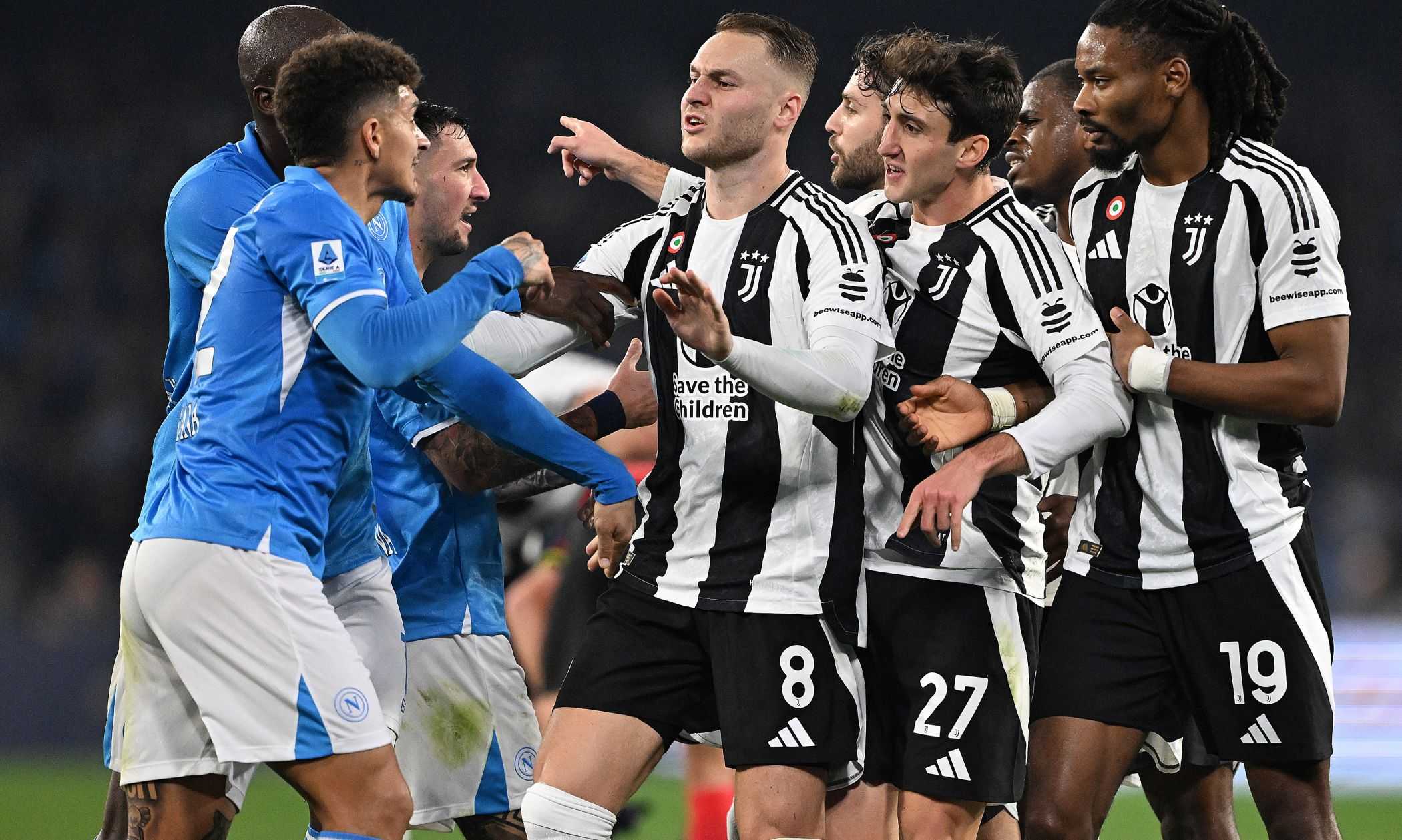 Napoli-Juventus, la MOVIOLA LIVE: protesta Anguissa sul gol di Kolo Muani. Manca un giallo a Thuram