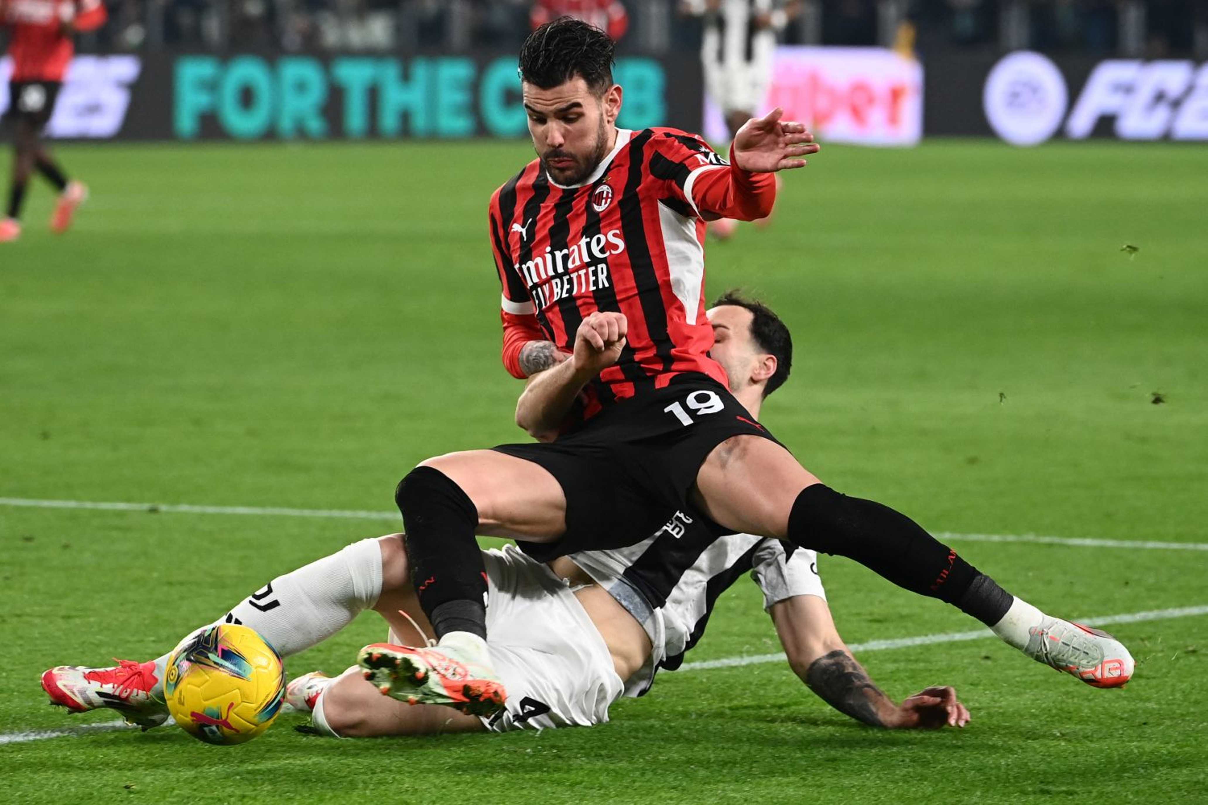 Juventus-Milan, la MOVIOLA LIVE: Reijnders chiede un rigore. Gatti su Theo, proteste rossonere