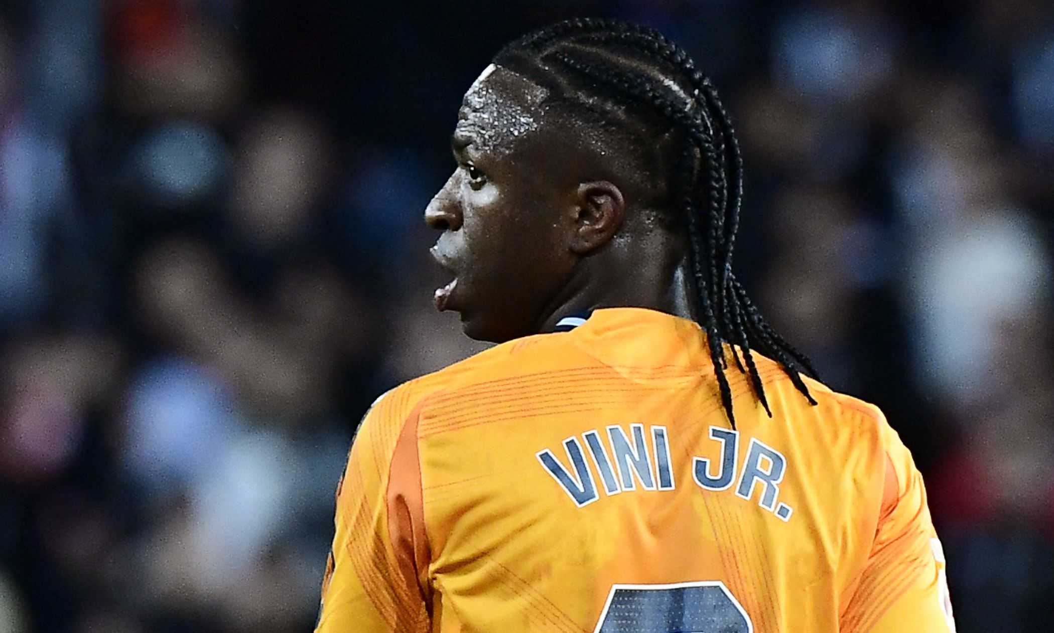 Real Madrid, Ancelotti difende Vinicius Jr: "E' difficile essere lui"