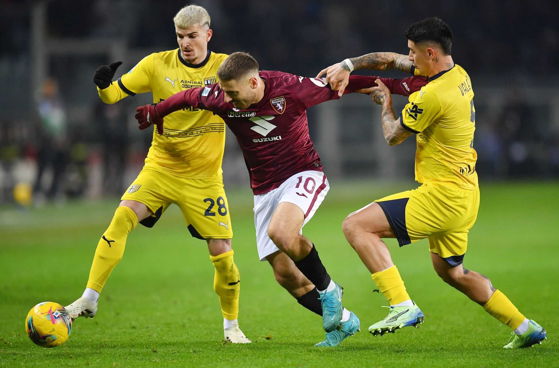 Suzuki decisivo, Torino-Parma 0-0