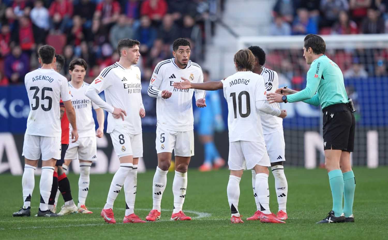 Furia Real Madrid: Bellingham espulso, rigori negati e il pari dell'Osasuna fa ridere Ancelotti: cos'è successo