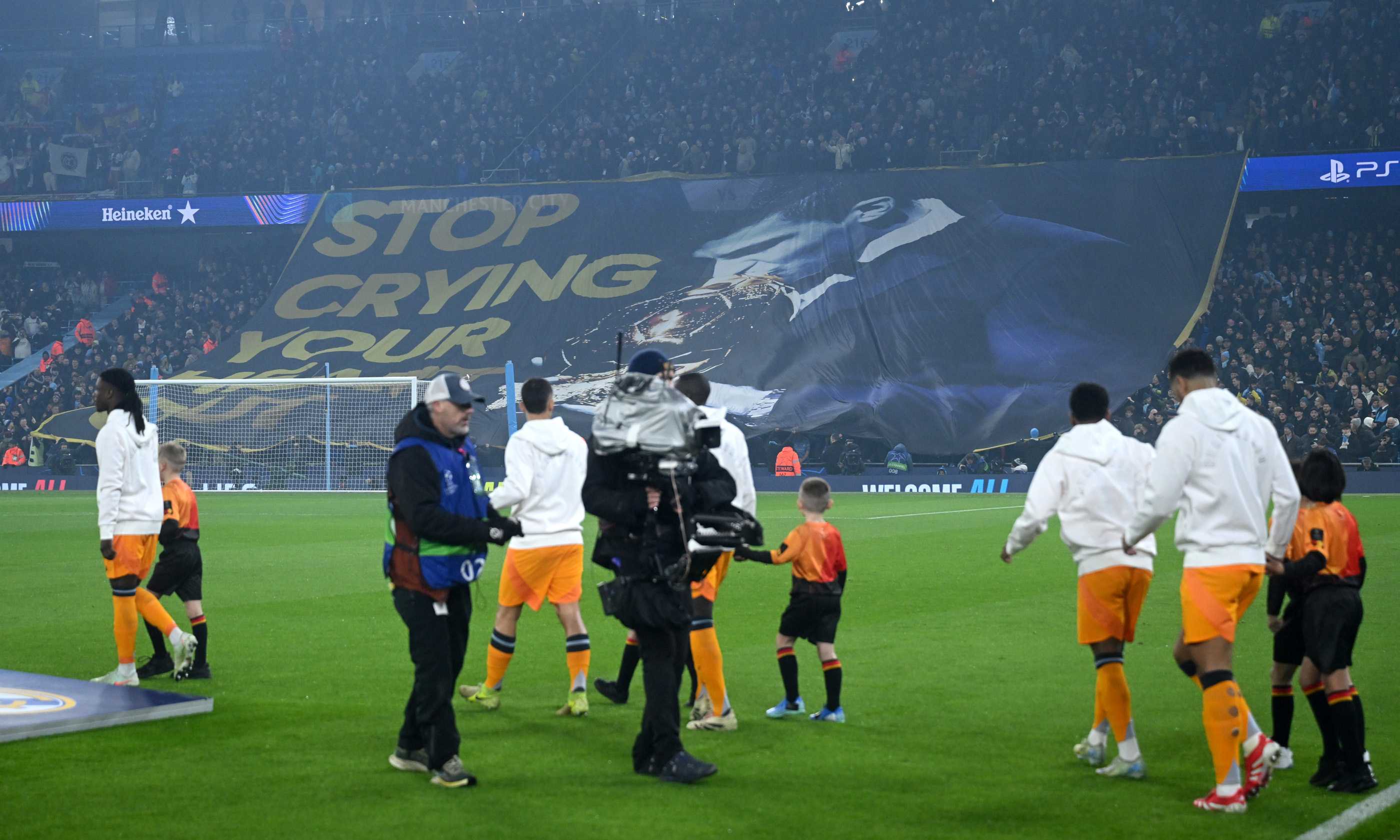 Manchester City-Real Madrid, Vinicius ringrazia per la coreografica con Rodri Pallone d'oro: "Mi ha motivato"