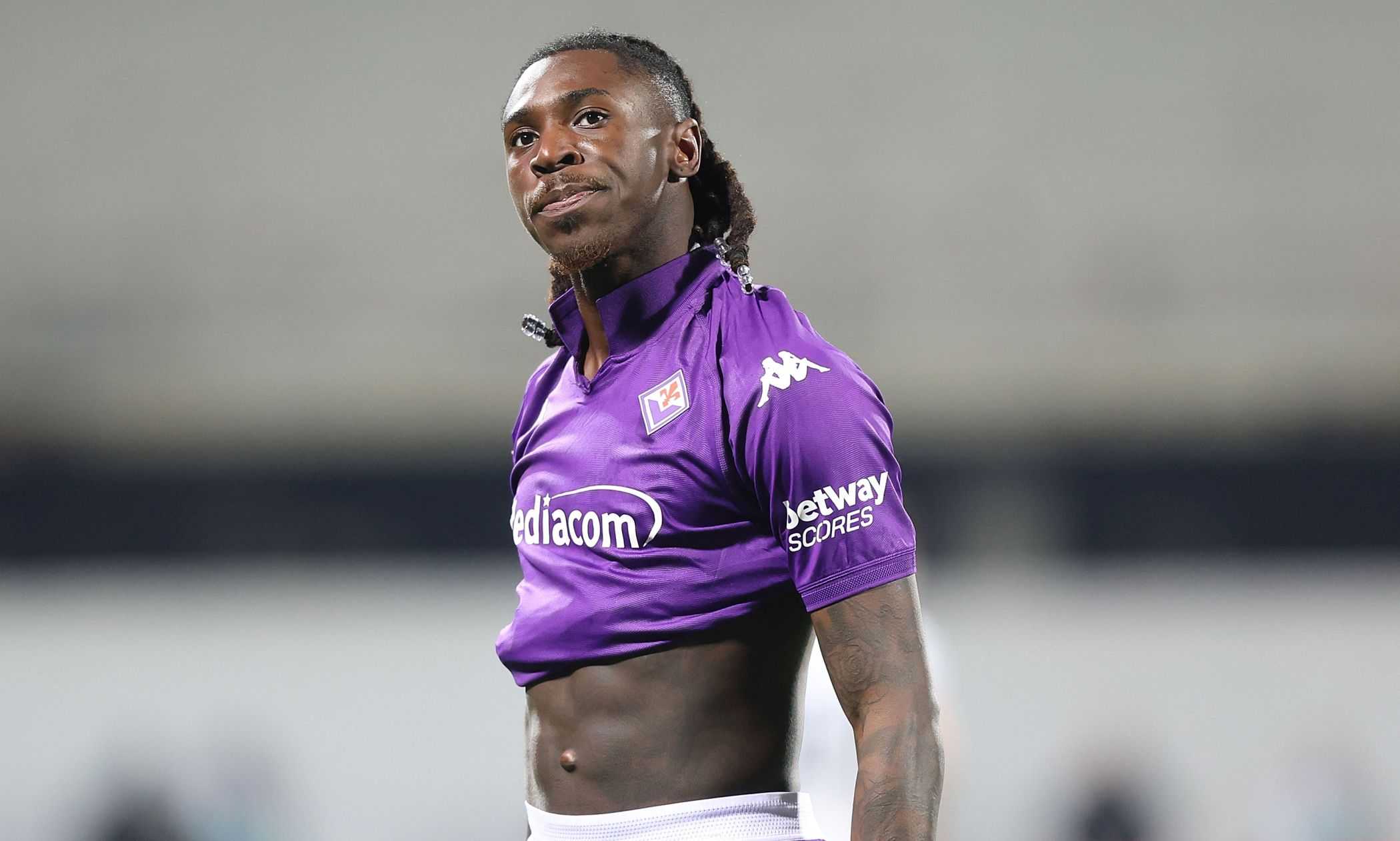 Fiorentina, Kean vittima di insulti razzisti post Inter. Dura reazione: "Ancora nel 2025..."