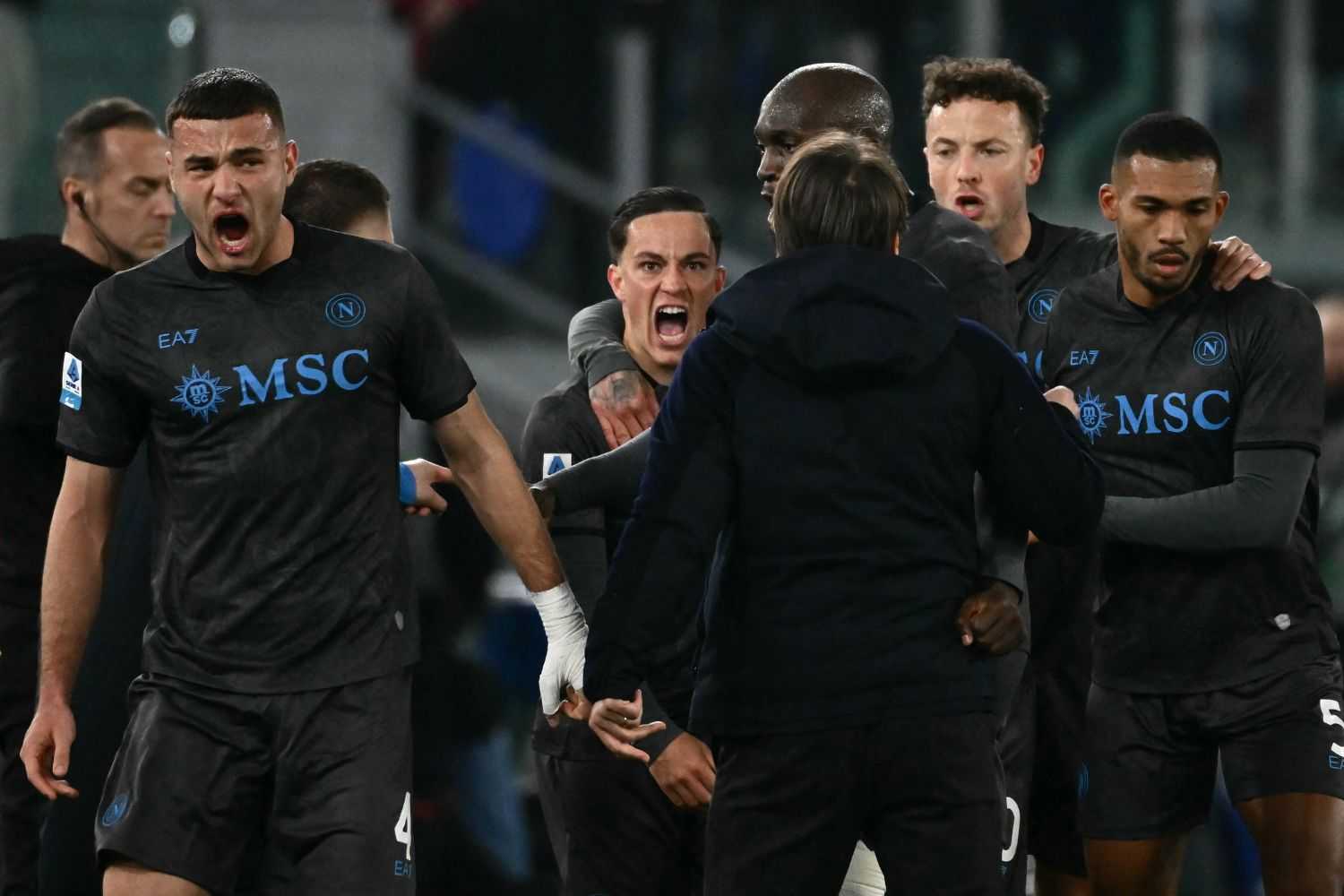 Lazio-Napoli LIVE 1-1: Isaksen e Raspadori!