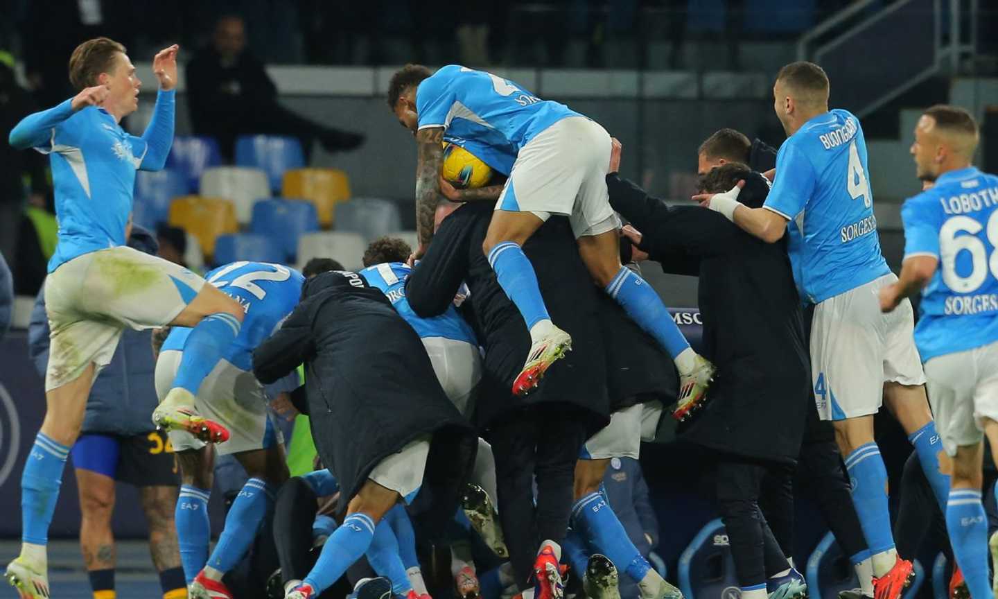 Il Napoli agguanta l'Inter nel finale: Dimarco e Billing in gol, parità nella sfida Scudetto 