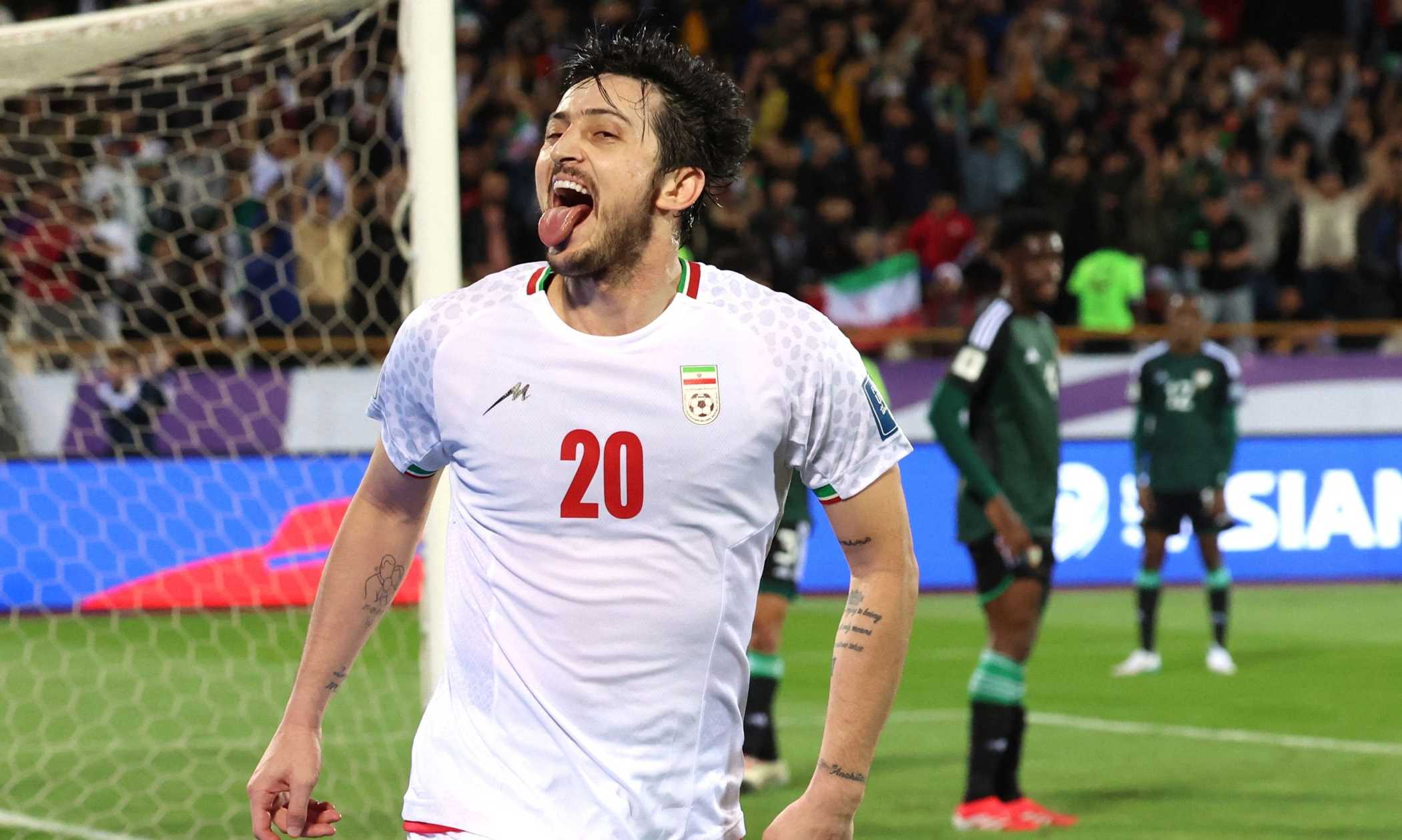 L'ex Roma Azmoun segna al 72'... del primo tempo. Cos'è successo in Iran-Emirati Arabi Uniti