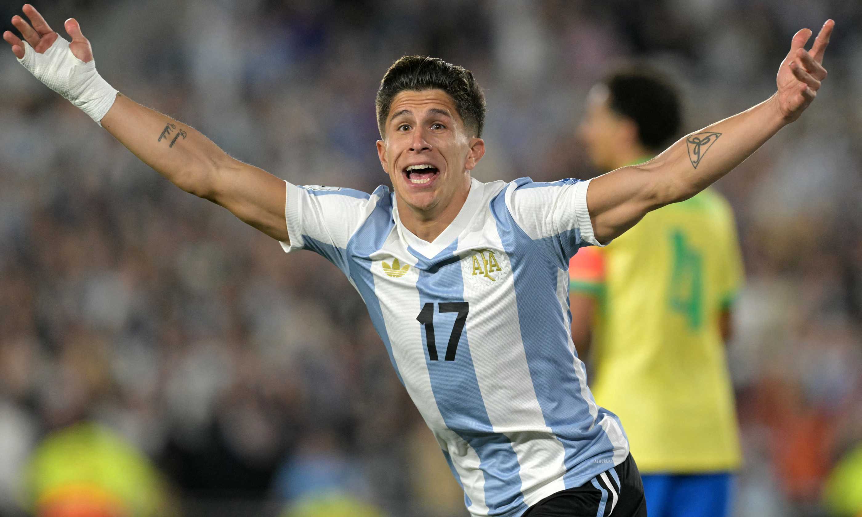 Argentina senza Messi e Lautaro: poker al Brasile e qualificazione ai Mondiali 2026, Paredes zittisce Rodrygo VIDEO