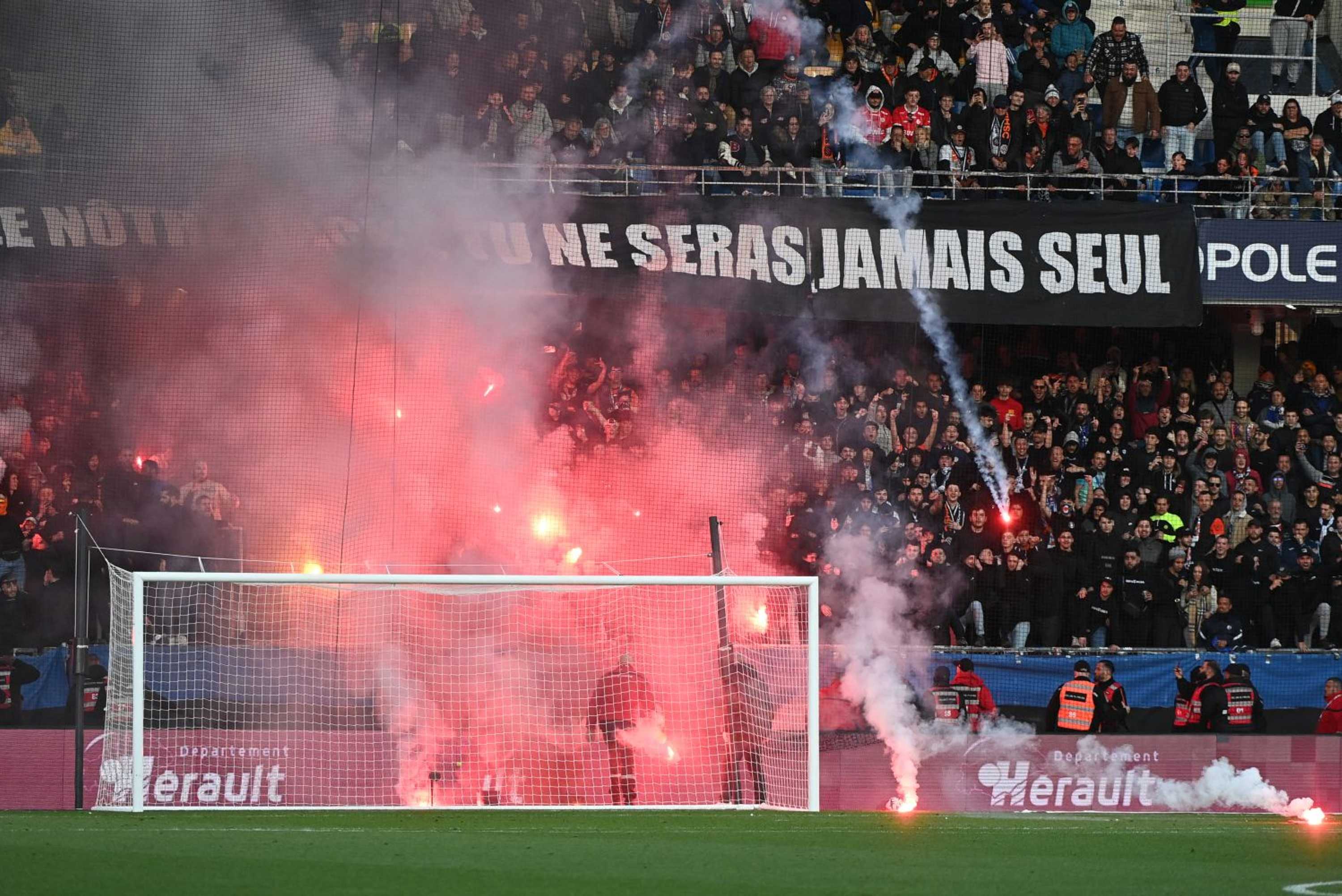 Montpellier a picco: ultimo posto in Ligue 1 e contestazione dei tifosi. La retrocessione è sempre più vicina