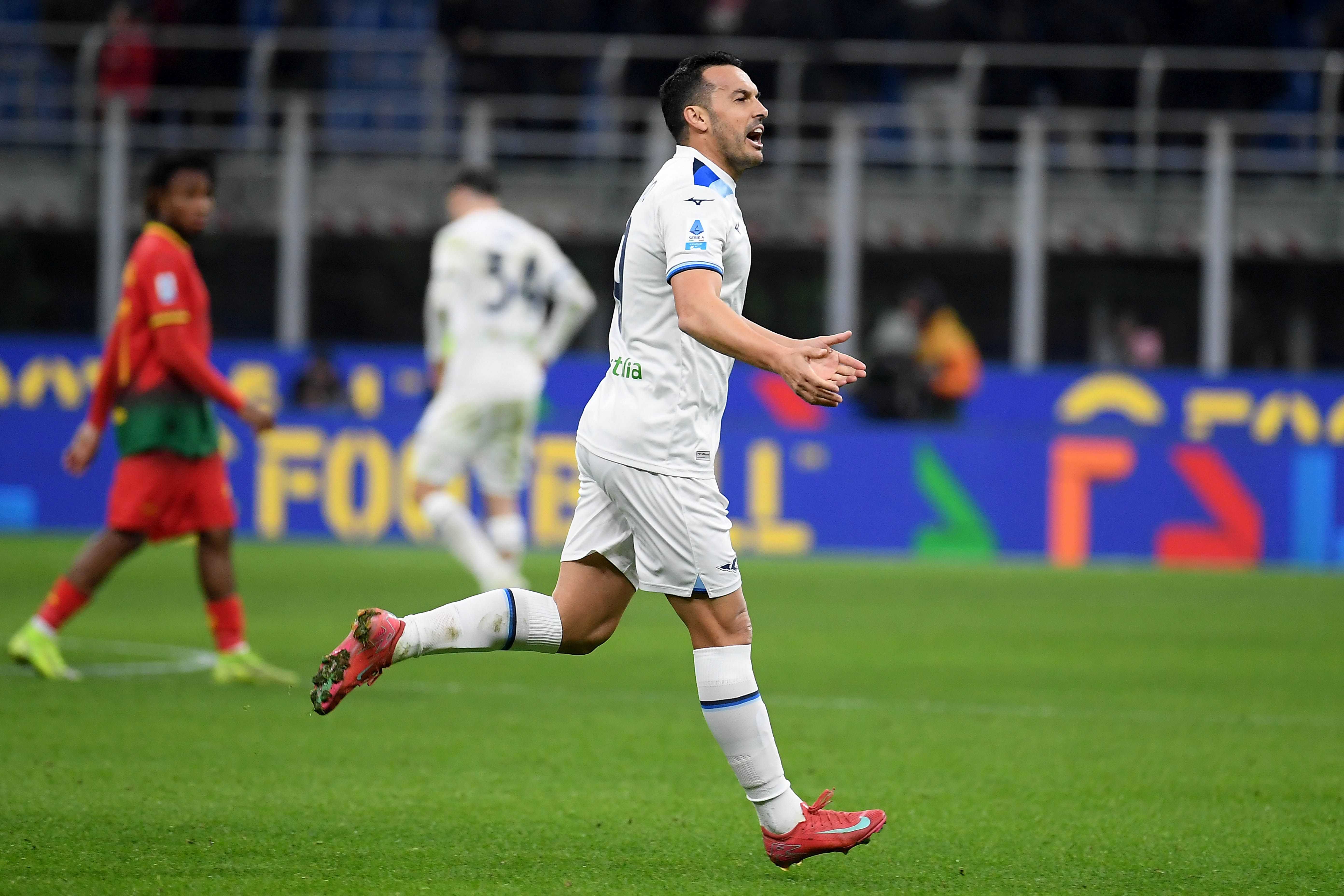 Sprofondo Milan a San Siro, Pedro fa volare la Lazio al 98': 2-1 e terzo ko di fila, Conceicao saluta la Champions