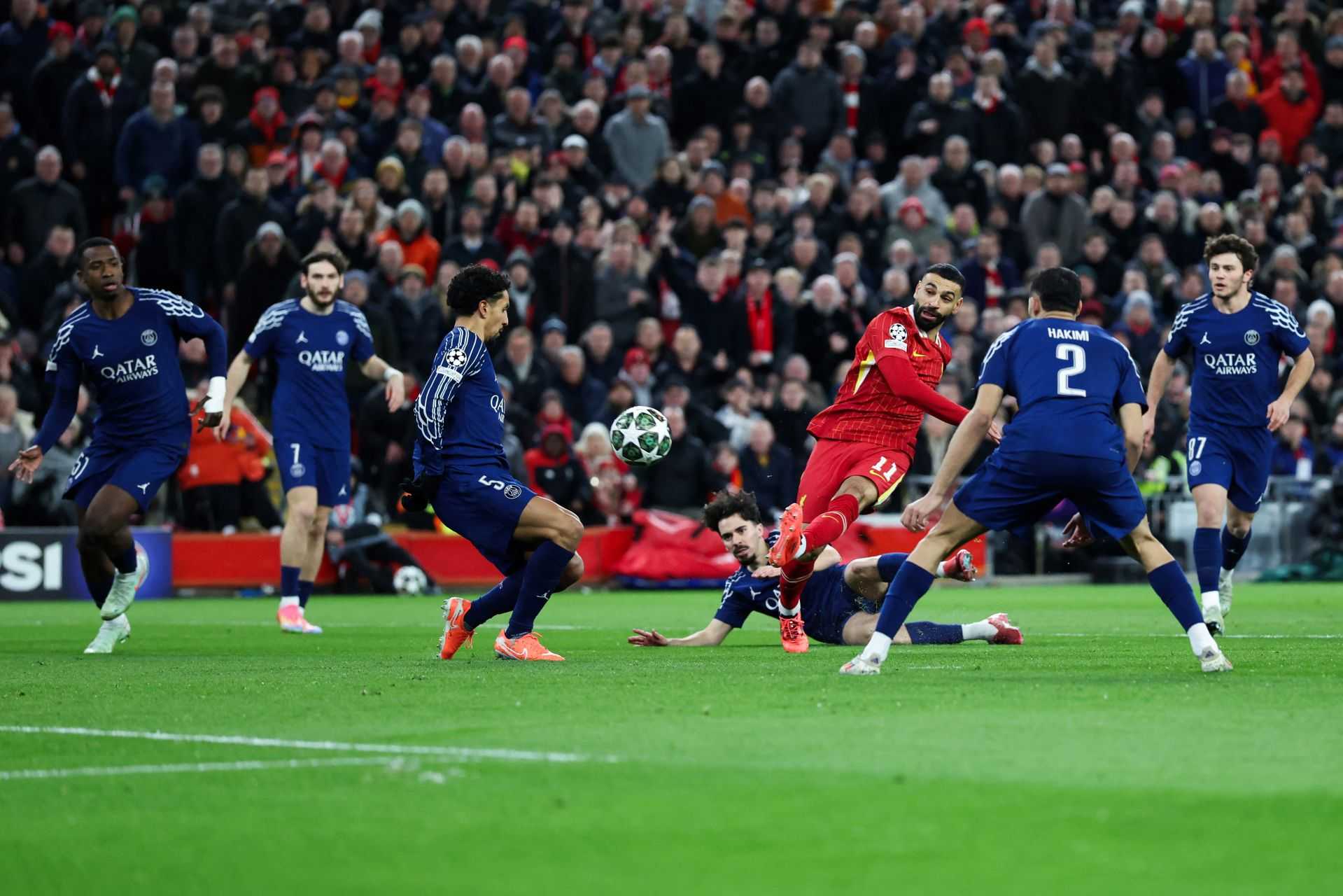 Liverpool-PSG 0-0 LIVE: gran salvataggio di Nuno Mendes su Salah