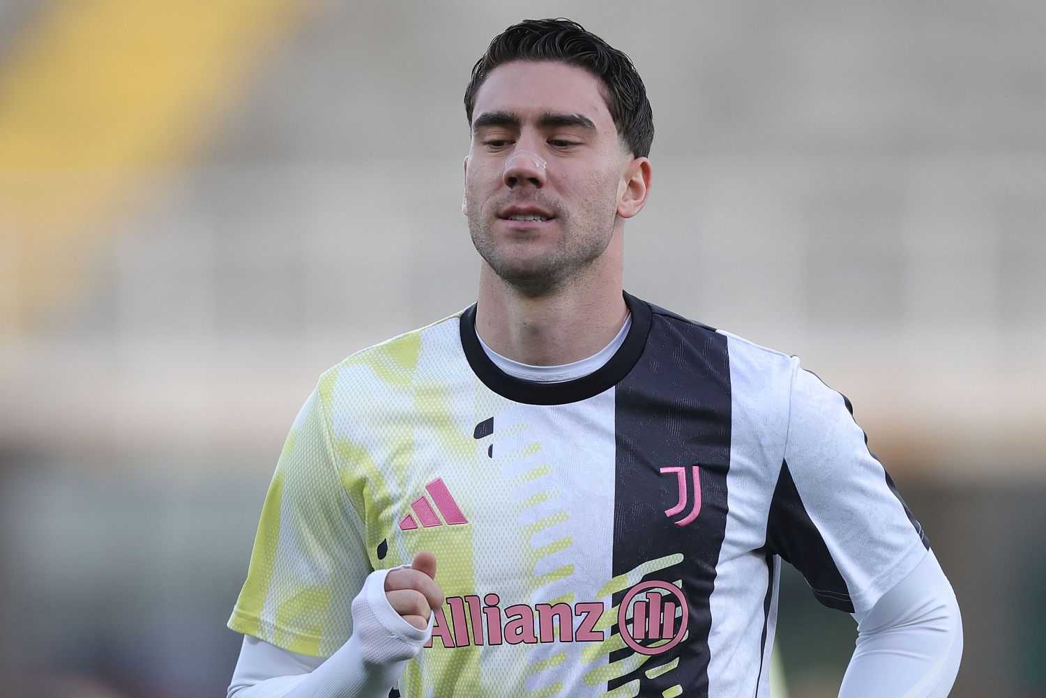 Il ct della Serbia attacca la Juventus: "Vlahovic? Quello che gli stanno facendo non va bene"