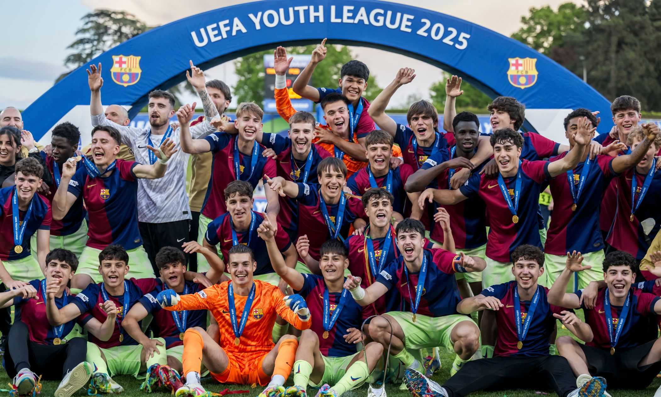 Il Barcellona sogna il Triplete... di Triplete: uomini e donne in corsa, l'Under 19 ce l'ha fatta. I migliori talenti