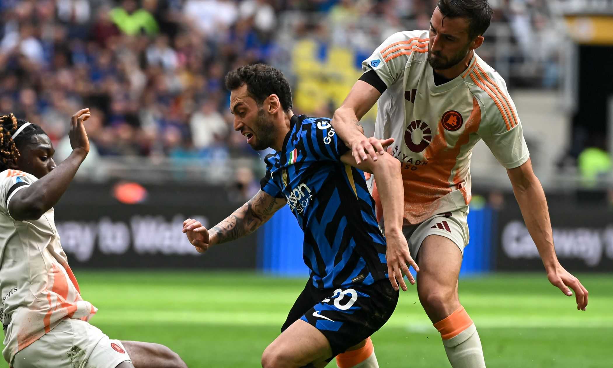 Inter, Calhanoglu ricorda la semifinale col Barcellona: "Non ho mai sentito San Siro così in silenzio per un rigore"