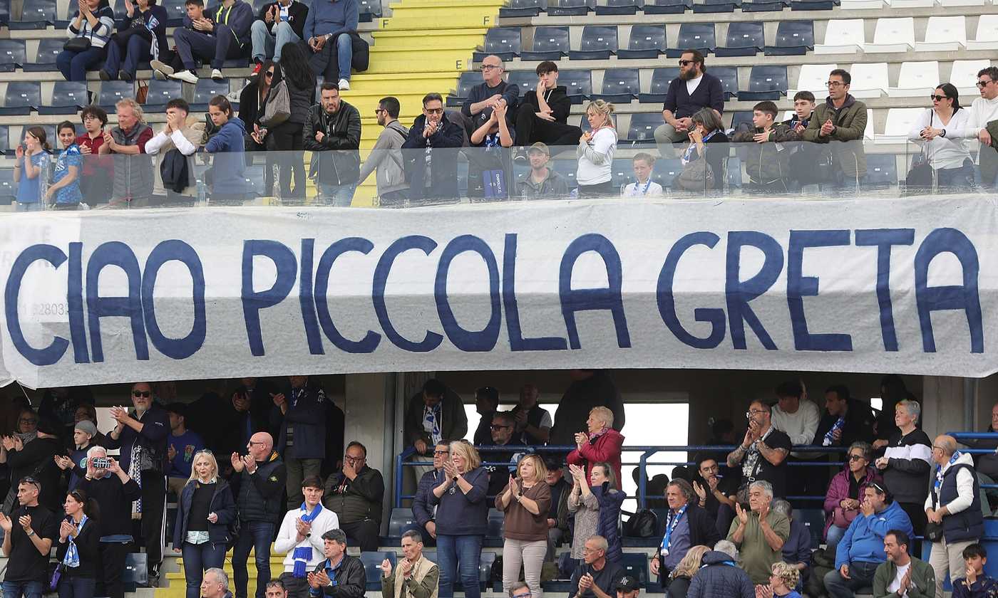 Empoli, uno striscione per la piccola Greta: "Il tuo sorriso non verrà dimenticato"