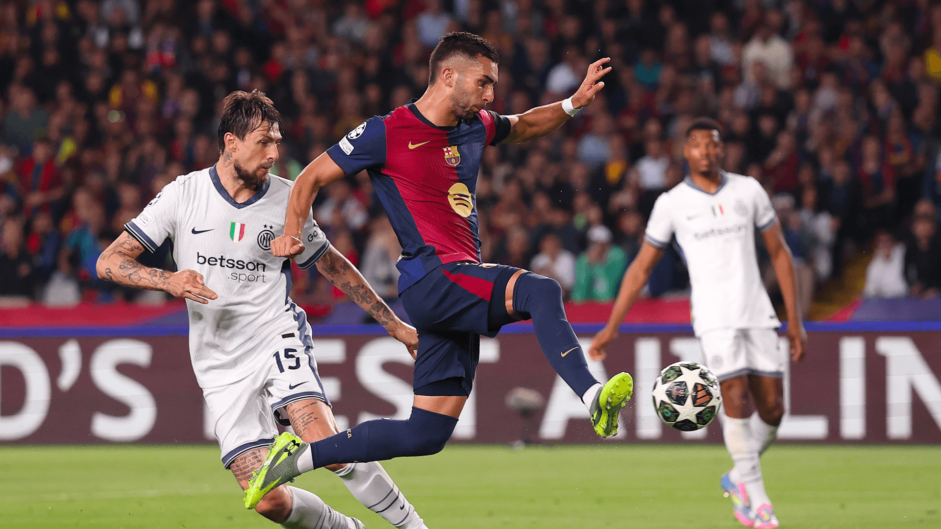 Barcellona-Inter 2-2 LIVE: Ferran Torres trova il pari. Si fanno male Koundé e Lautaro che però stringe i denti