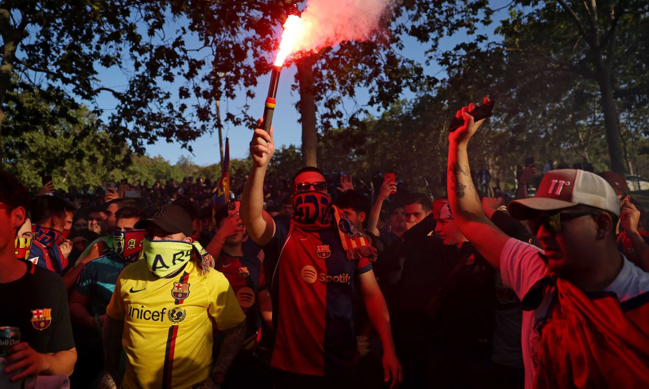 Barcellona-Inter: bottiglie di vetro contro il pullman nerazzurro