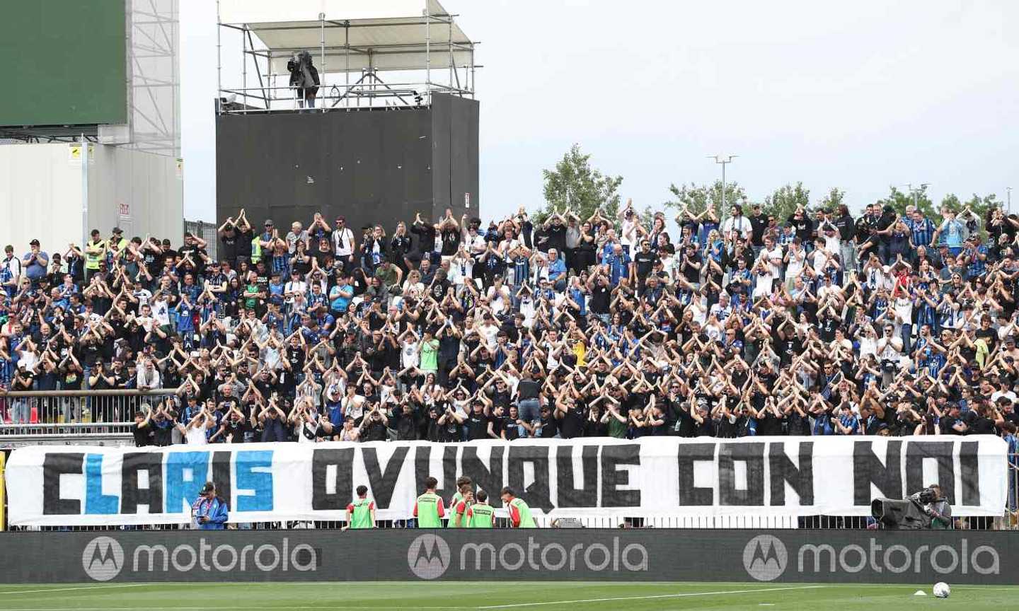 Ultras ucciso: striscioni e silenzio durante Monza-Atalanta FOTO 
