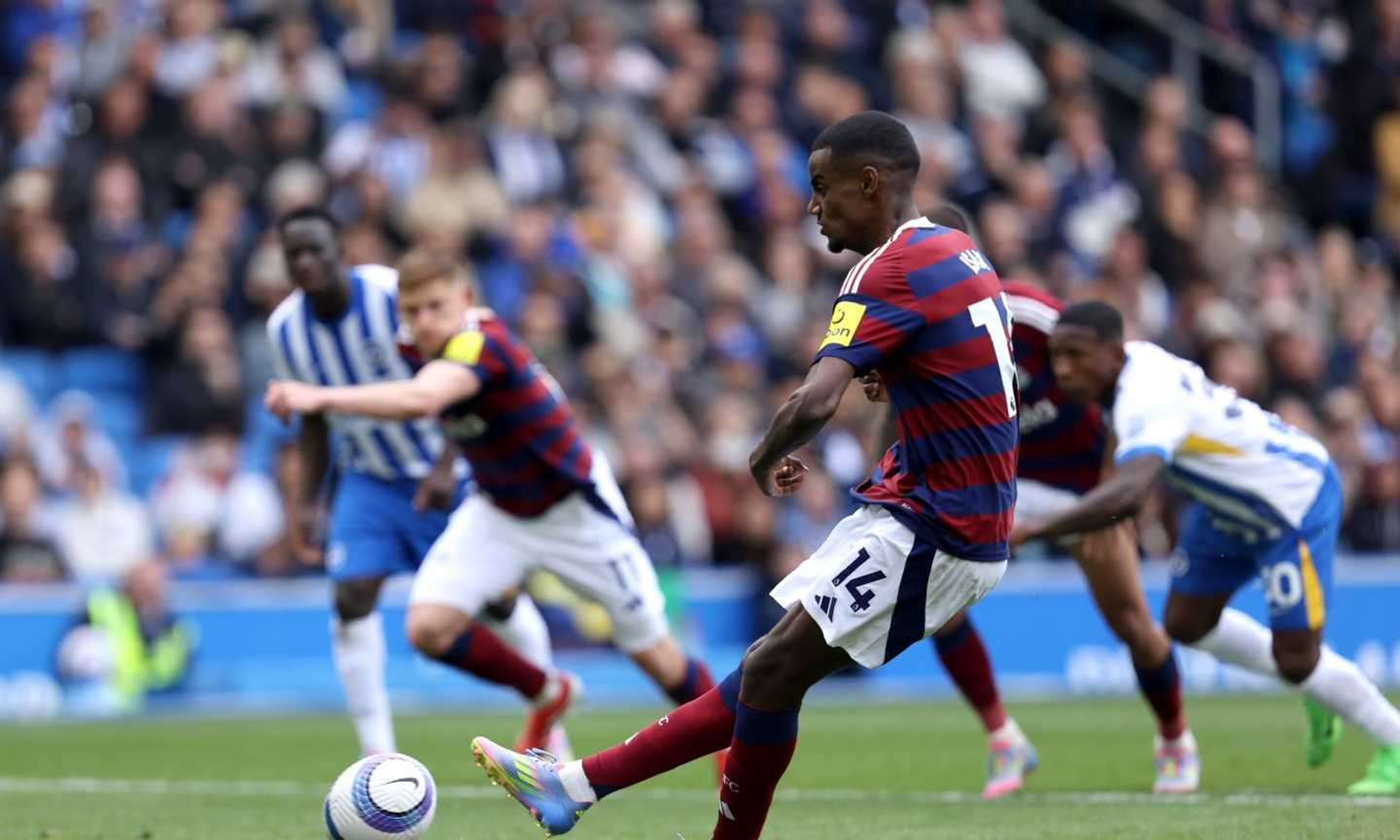 Premier League: Manchester United ko, pareggi per Tottenham e Newcastle. LIVE: Chelsea-Liverpool 