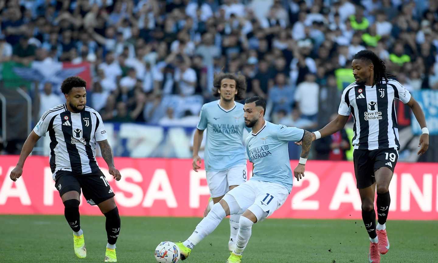 Lazio-Juventus, MOVIOLA: rigore su Castellanos, ma il Var cancella per fuorigioco. Buono il goal di Vecino
