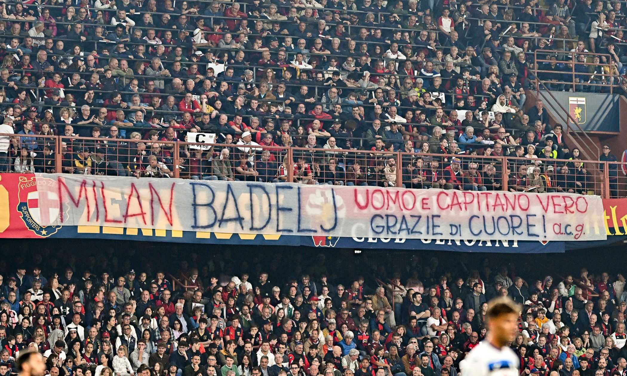 Genoa, l'omaggio del Ferraris per l'ultima in maglia rossoblù del capitano Badelj 