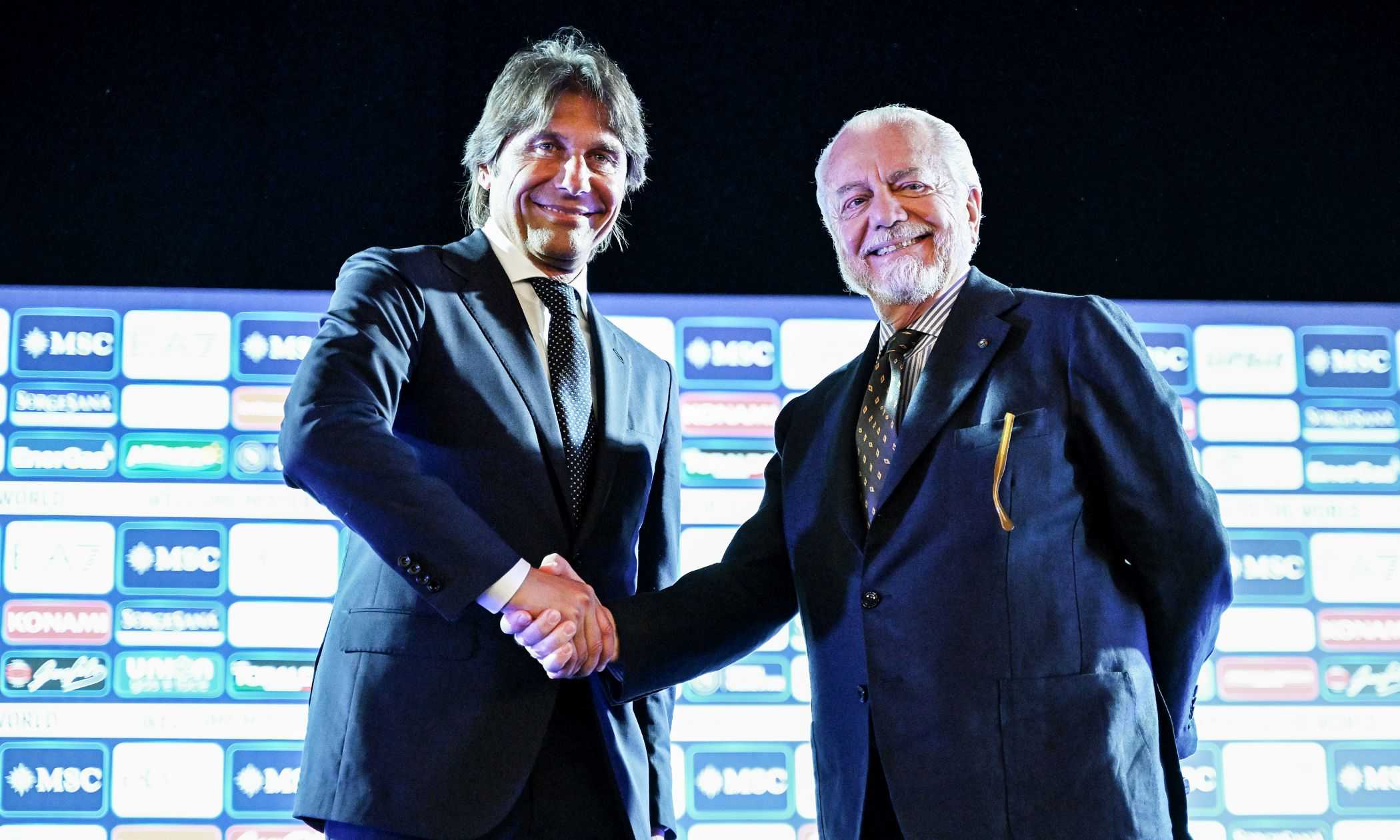 De Laurentiis a Conte: "Non andrai mica alla Juventus?". Il Napoli si cautela con Allegri: pronto il contratto